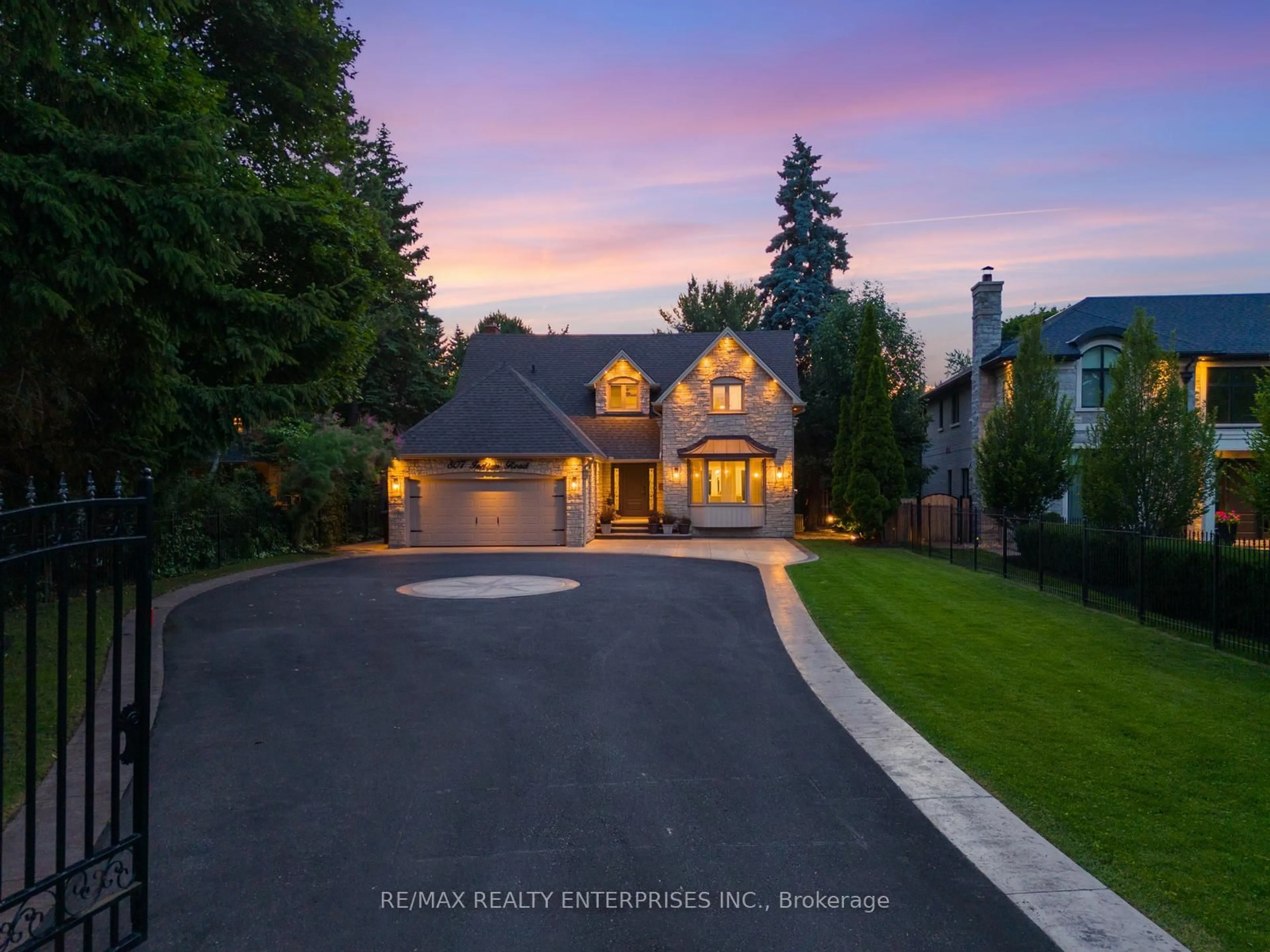 Unknown for 807 Indian Rd, Mississauga Ontario L5H 1R4
