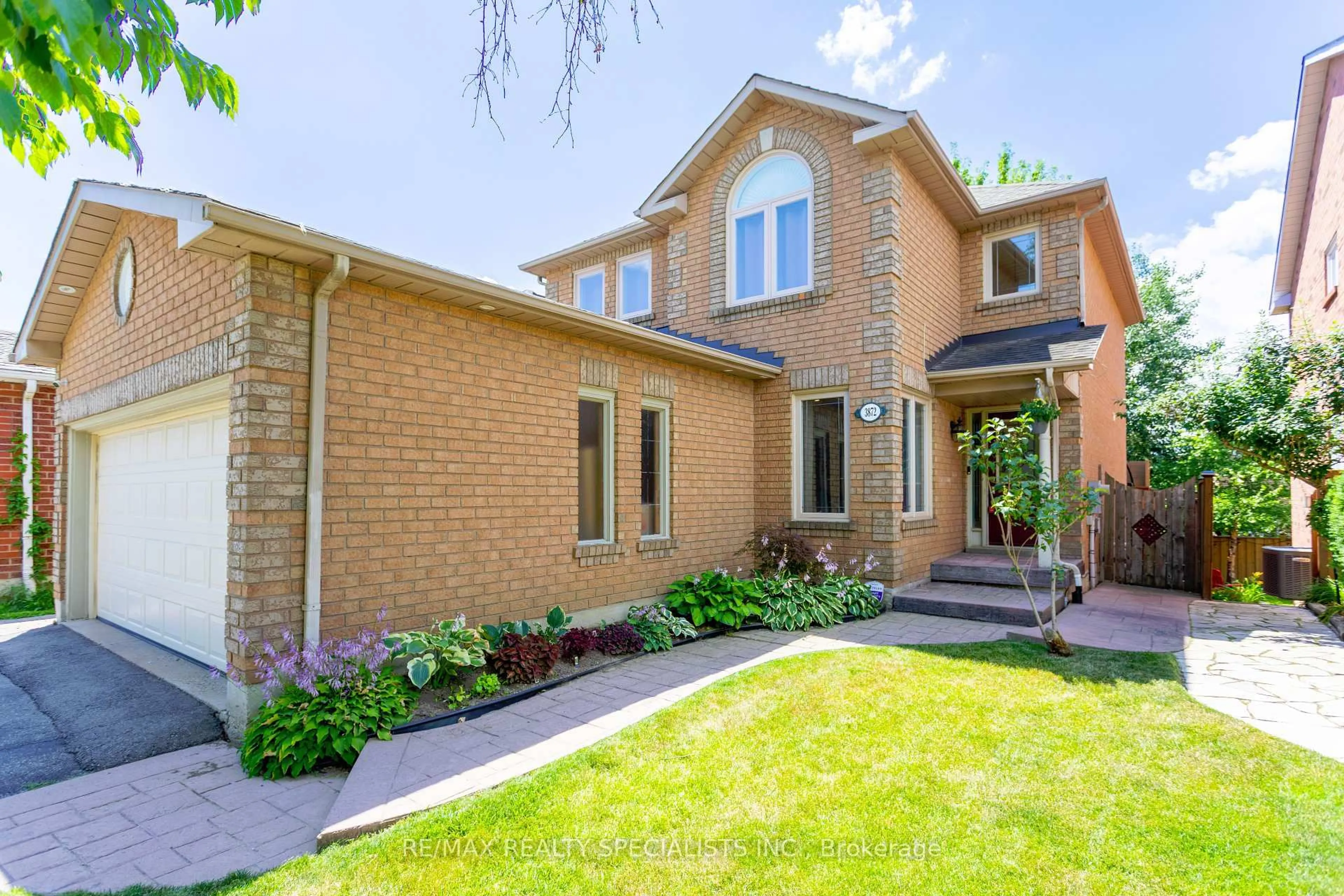Home with brick exterior material, street for 3872 Periwinkle Cres, Mississauga Ontario L5N 6W7
