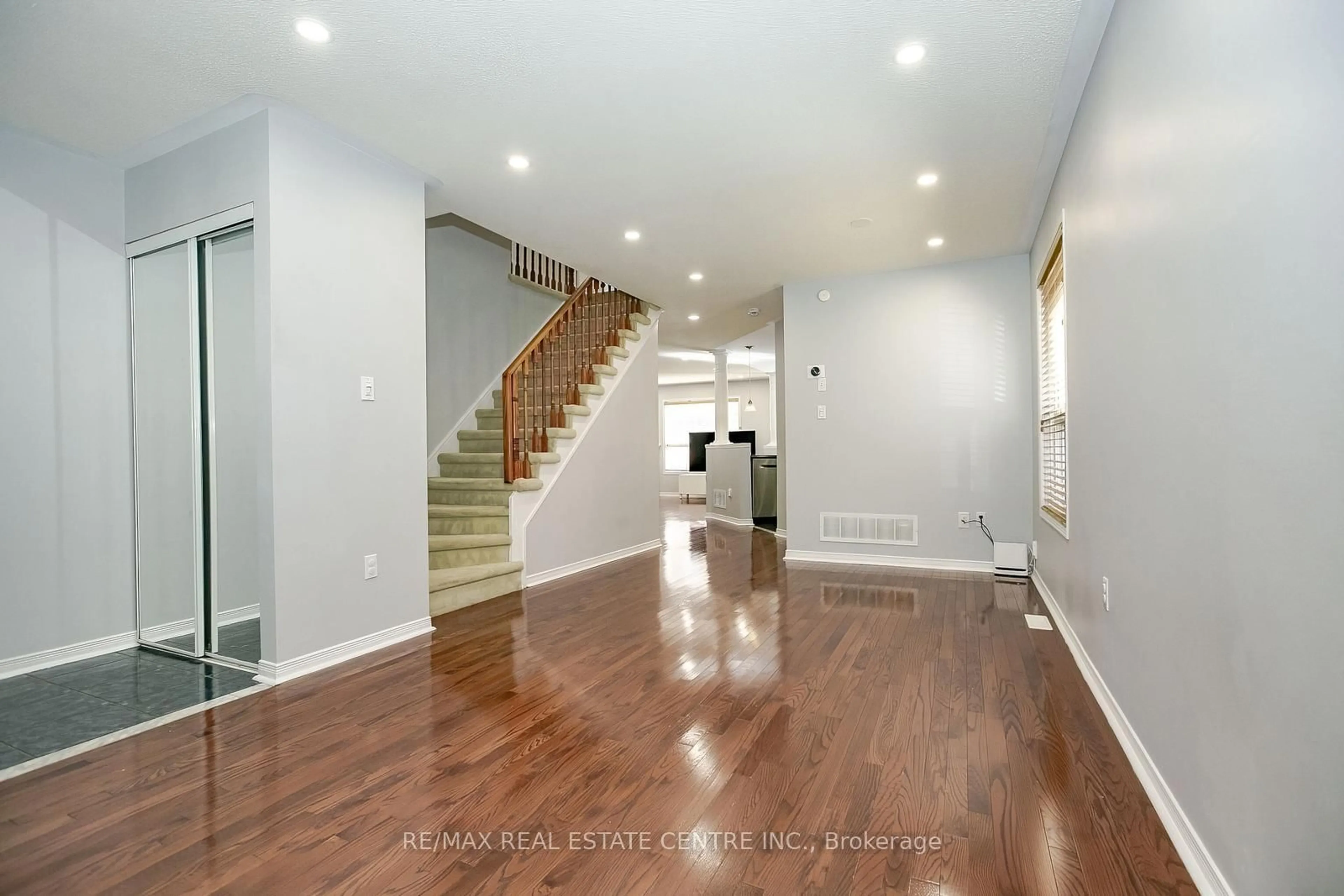 Unknown for 11 Jewel Cres, Brampton Ontario L6R 2R1