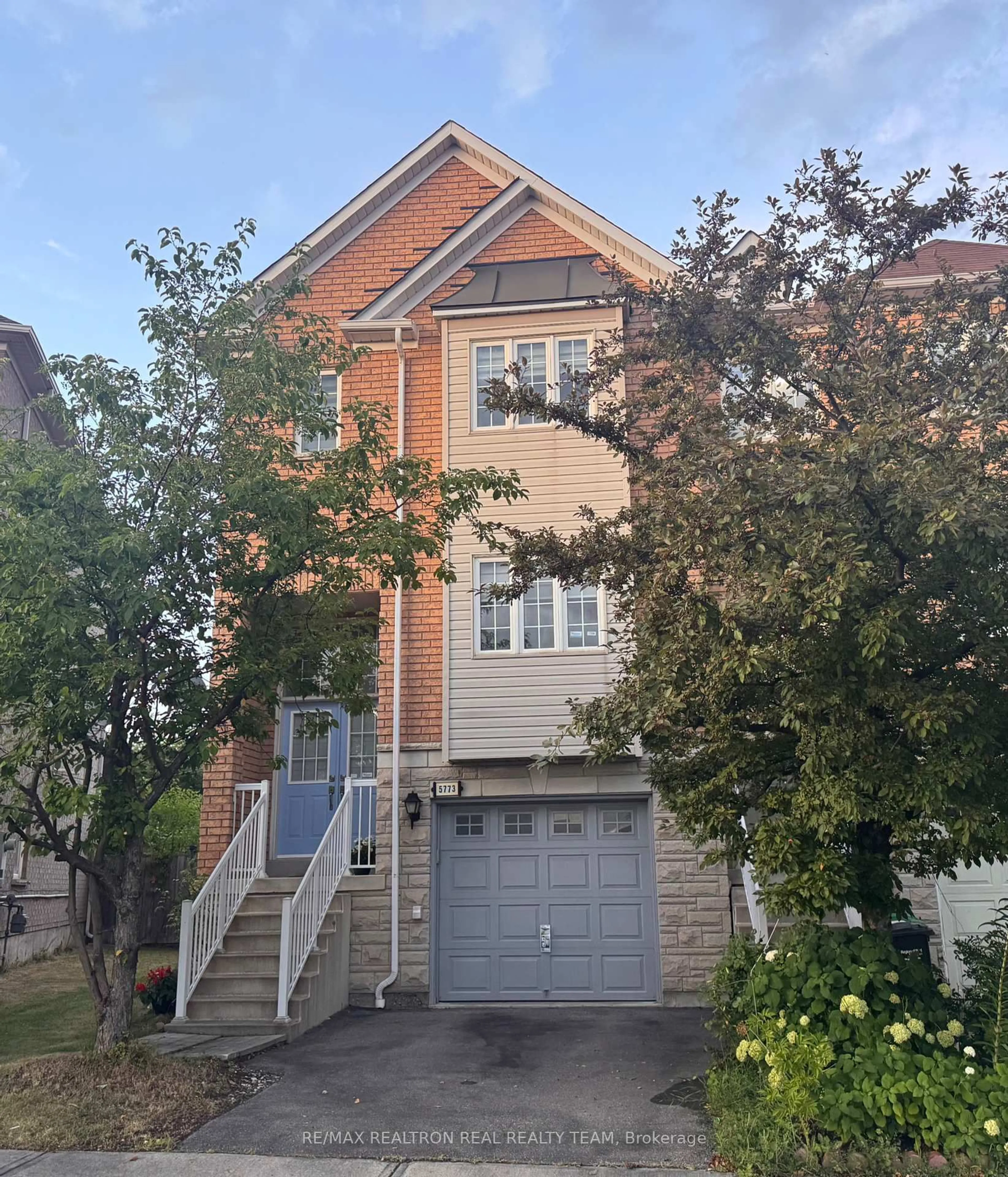 Unknown for 5773 Tiz Rd, Mississauga Ontario L5R 0B4