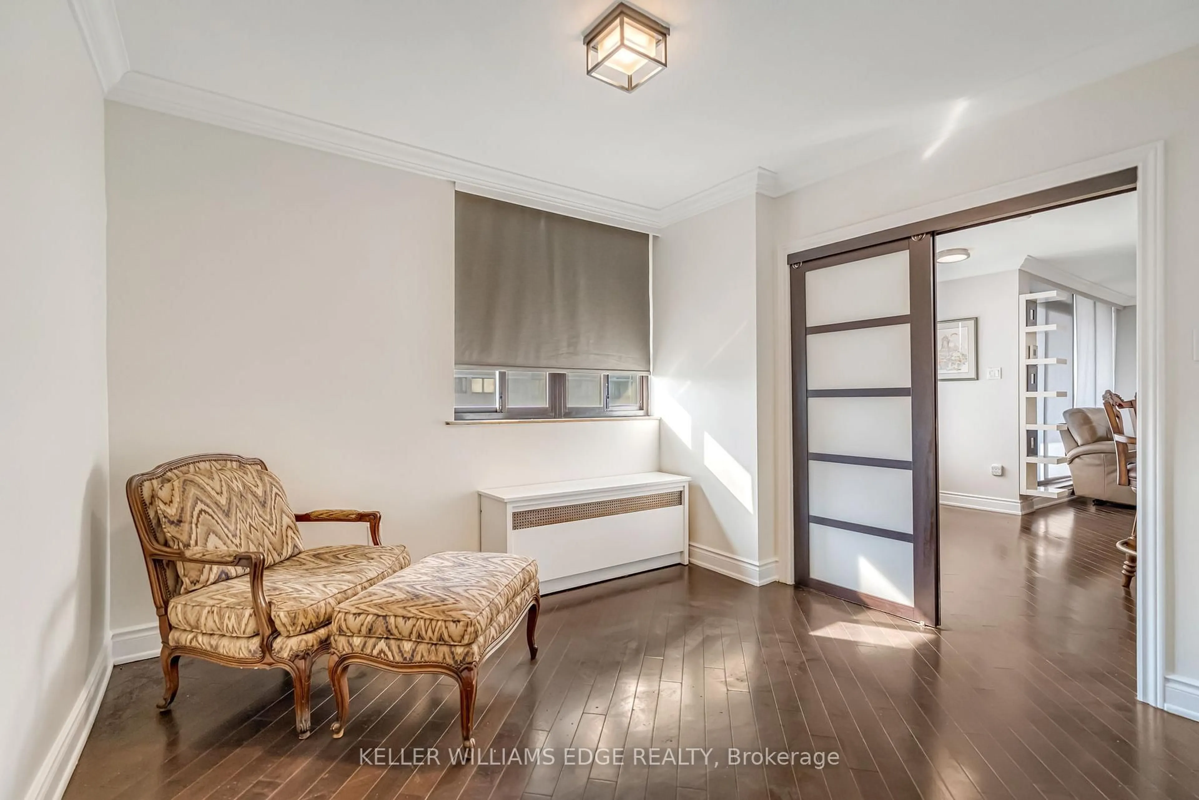 Indoor entryway for 66 High St #904, Mississauga Ontario L5G 1K2