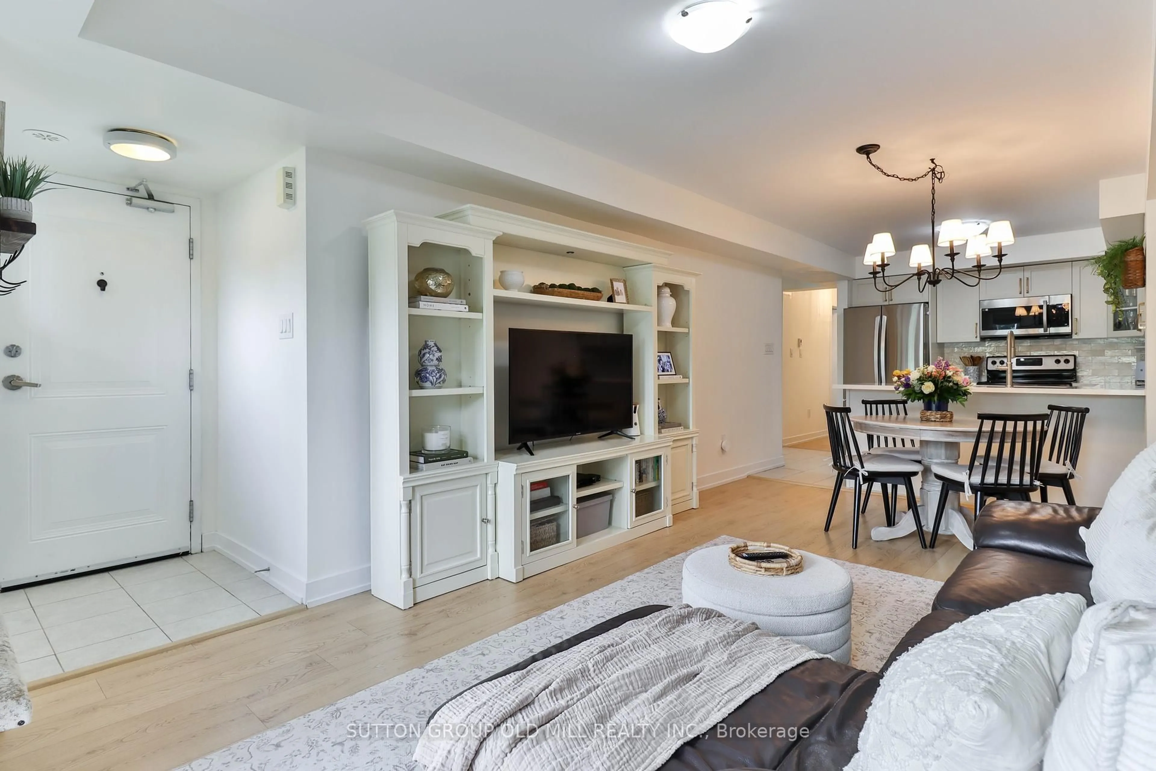 Living room with furniture, unknown for 2335 Sheppard Ave #22, Toronto Ontario M9M 0E9