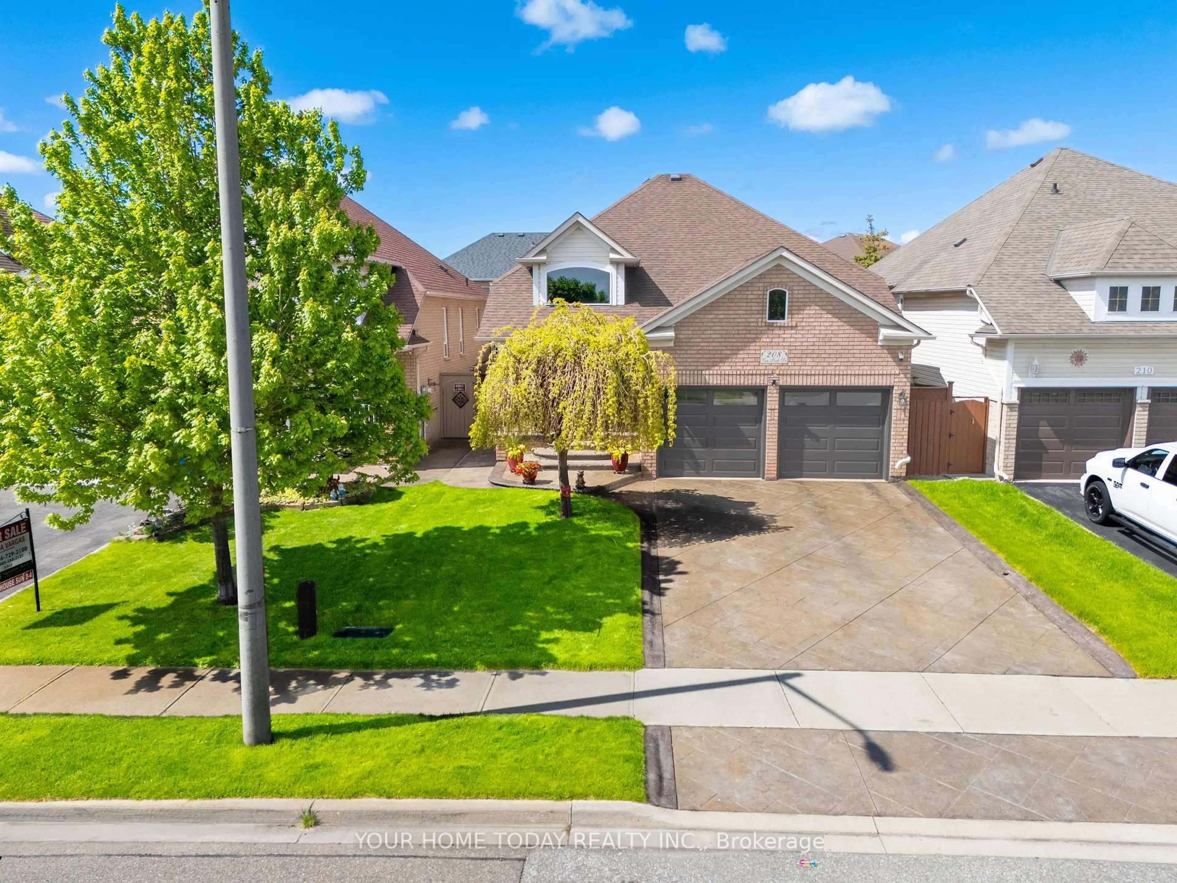 A pic from outside/outdoor area/front of a property/back of a property/a pic from drone, street for 208 Van Scott Dr, Brampton Ontario L7A 1V9
