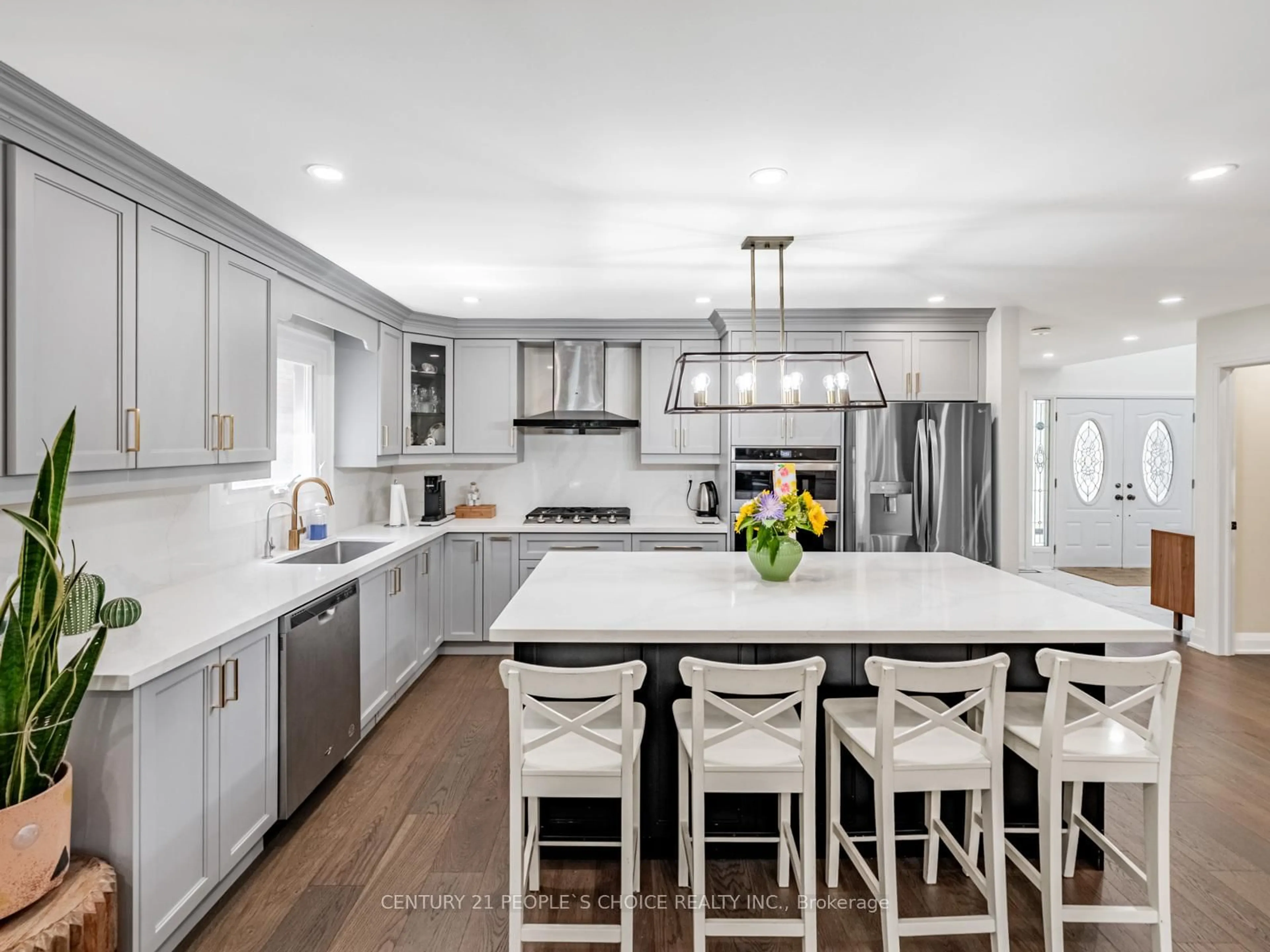 Open concept kitchen, ceramic/tile floor for 4631 Dunedin Cres, Mississauga Ontario L5R 1M3