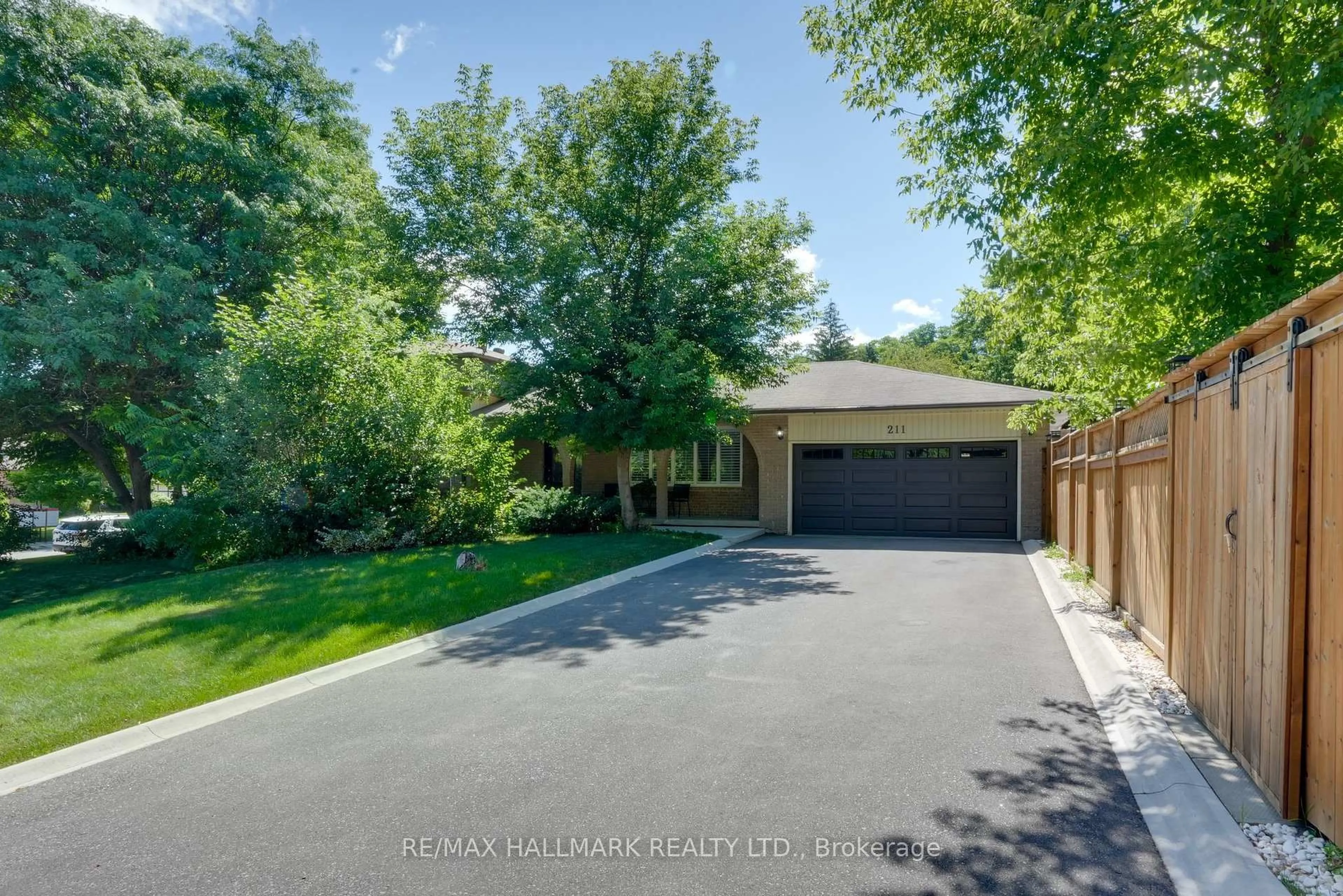 A pic from outside/outdoor area/front of a property/back of a property/a pic from drone, street for 211 Foundry St, Caledon Ontario L7E 2P7
