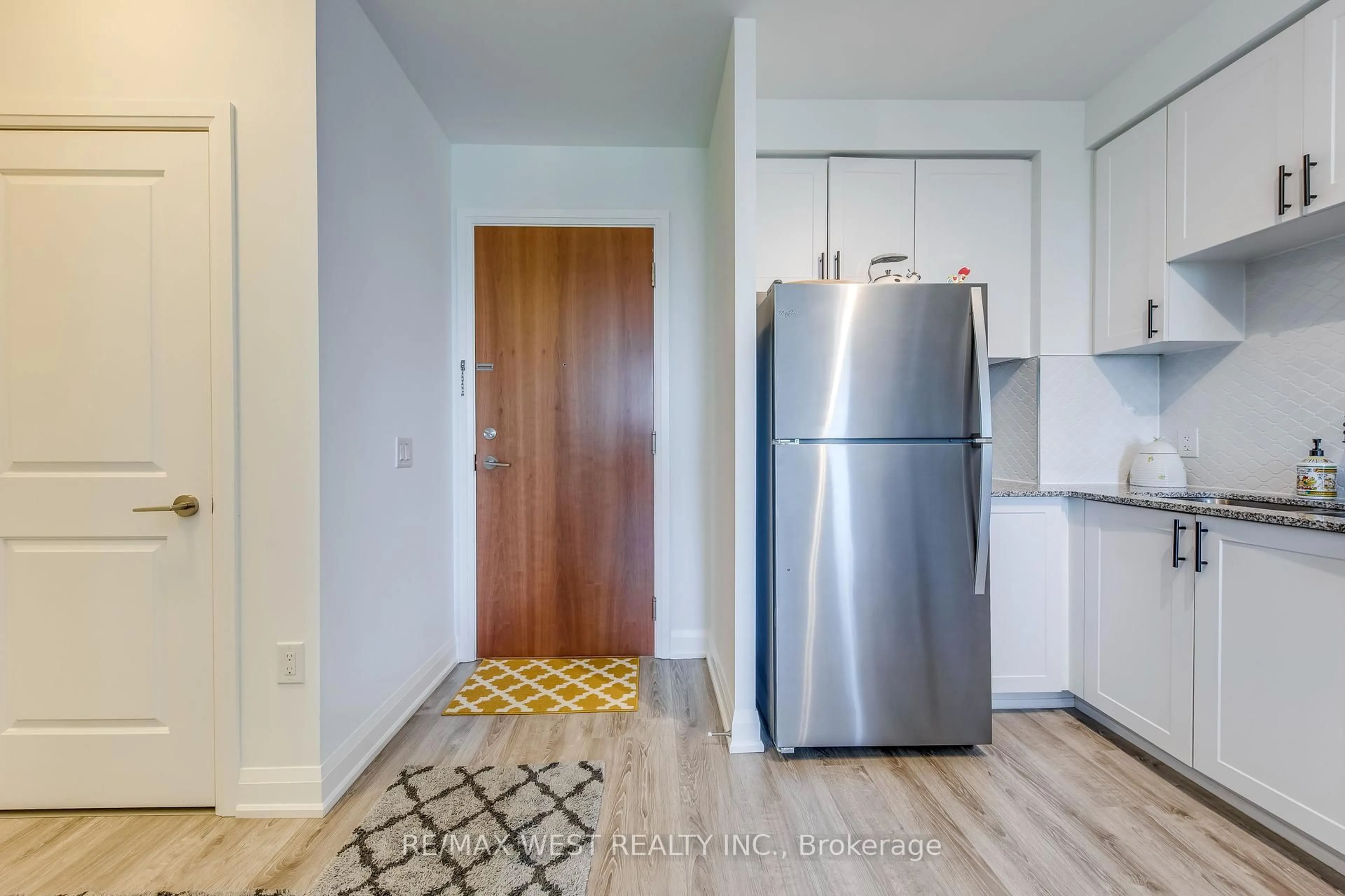 Indoor entryway for 2800 Keele St #623, Toronto Ontario M3M 0B8