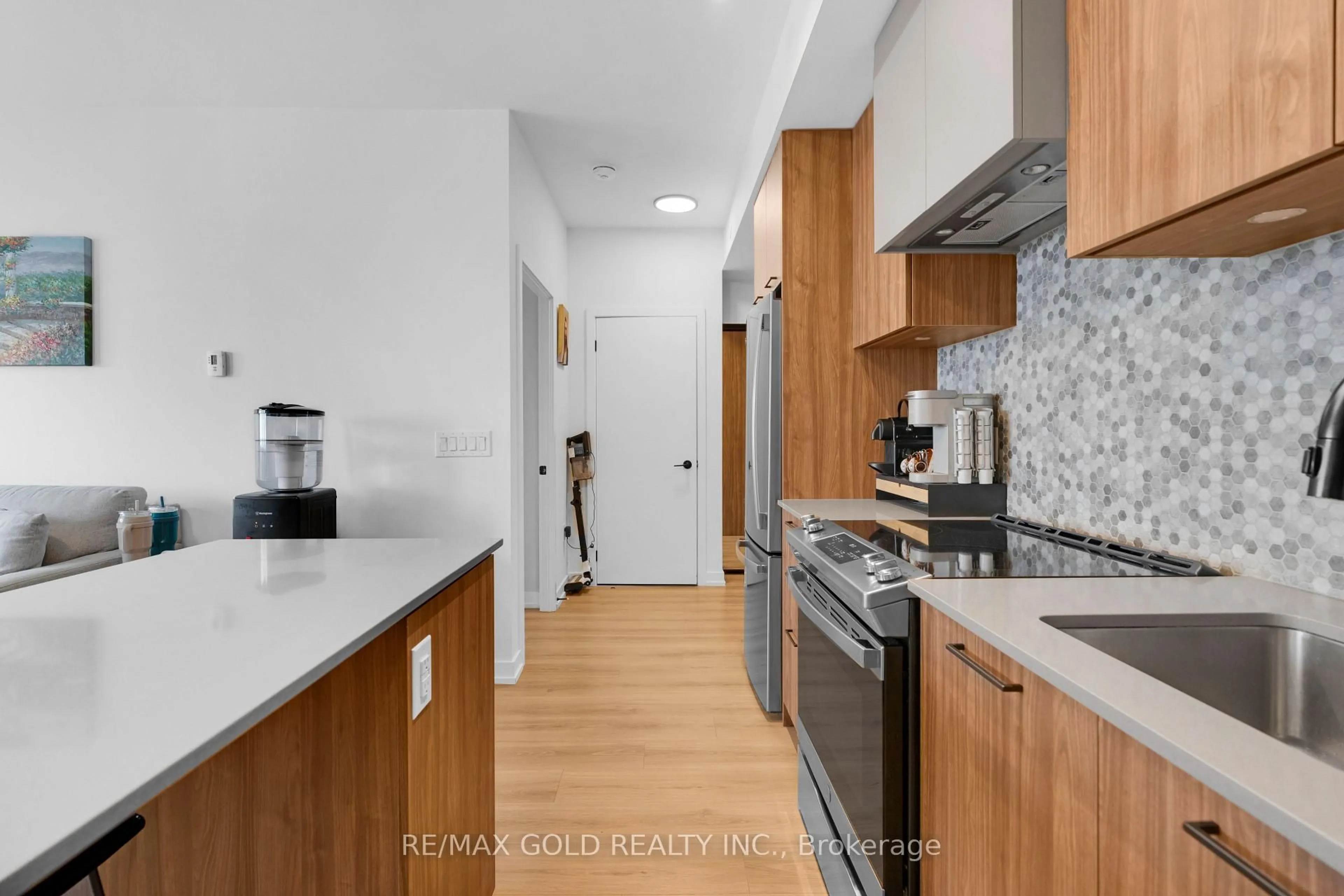 Standard kitchen, unknown for 10 lagerfeld Dr #506 A, Brampton Ontario L7A 5L3