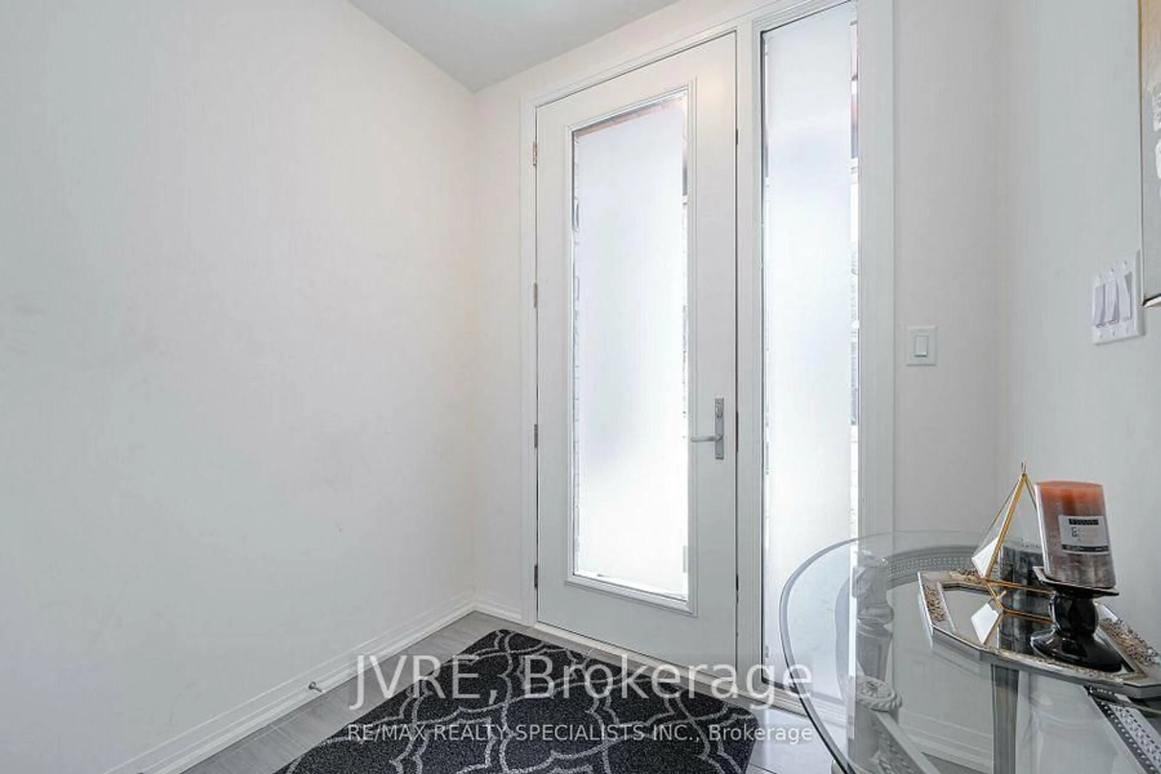 Indoor entryway for 128 Purple Sage Dr, Brampton Ontario L6P 4P4