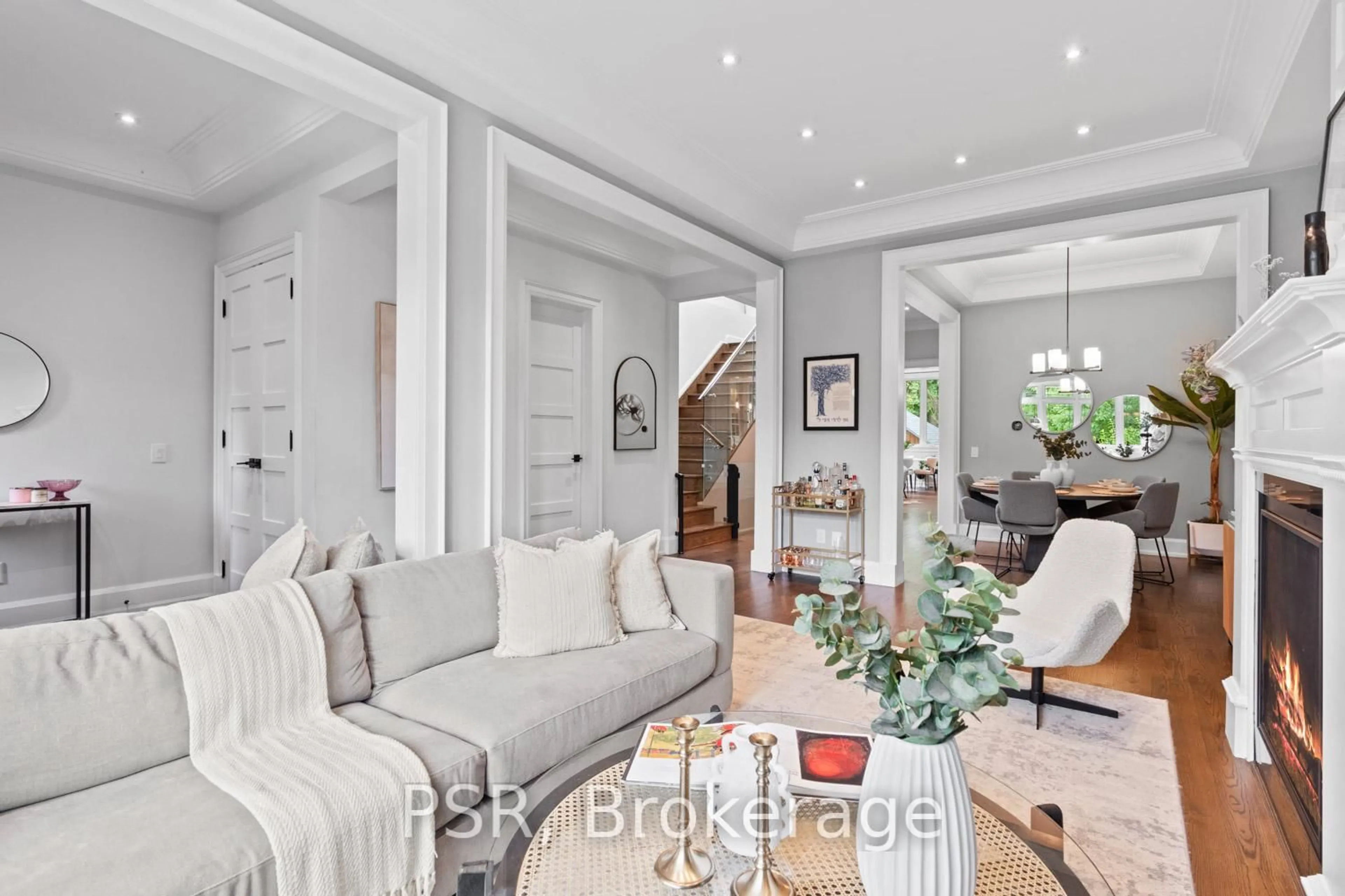 Living room with furniture, unknown for 76 South Kingsway, Toronto Ontario M6S 3T3
