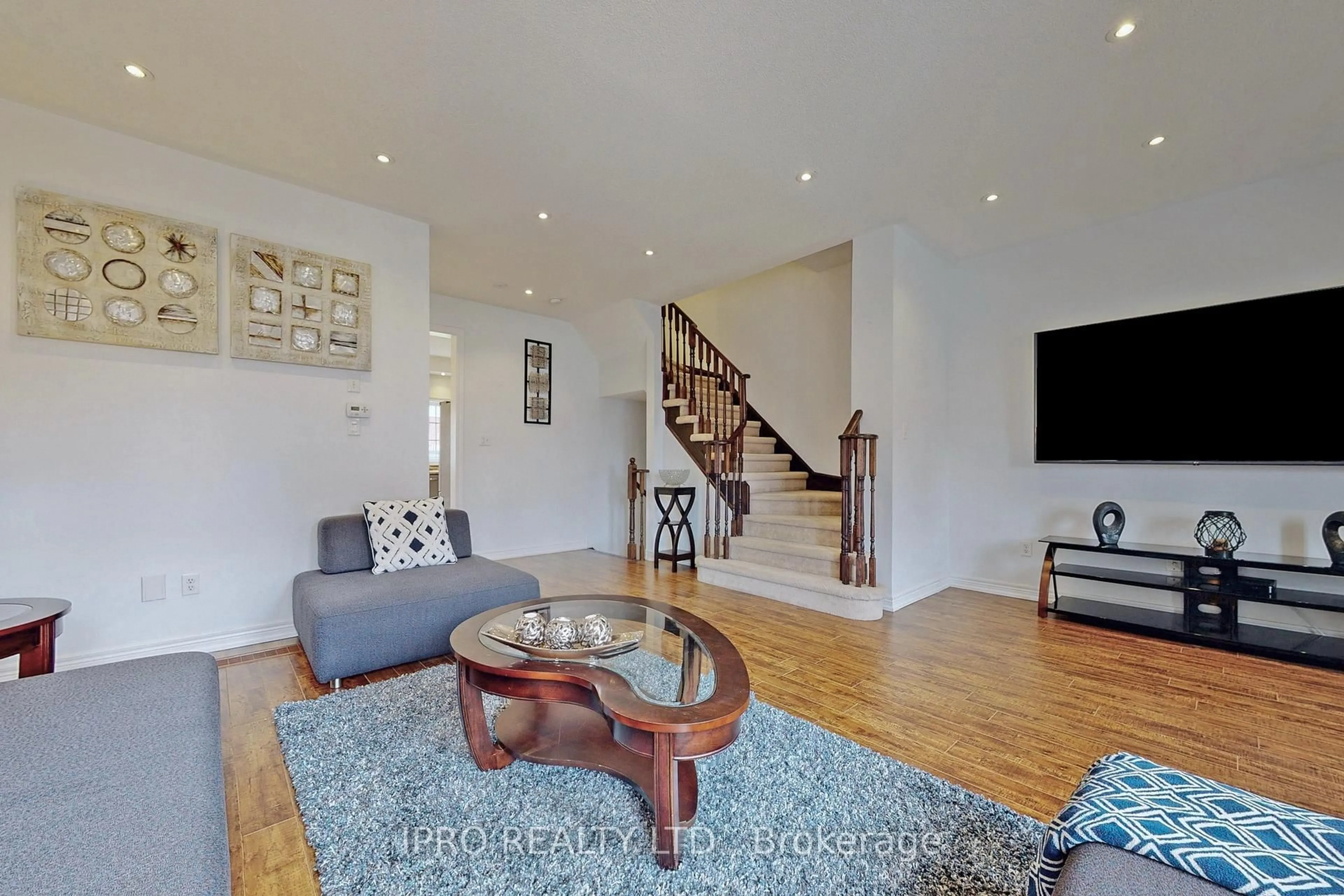 Living room with furniture, unknown for 48 Arizona Dr, Brampton Ontario L6Y 0R6