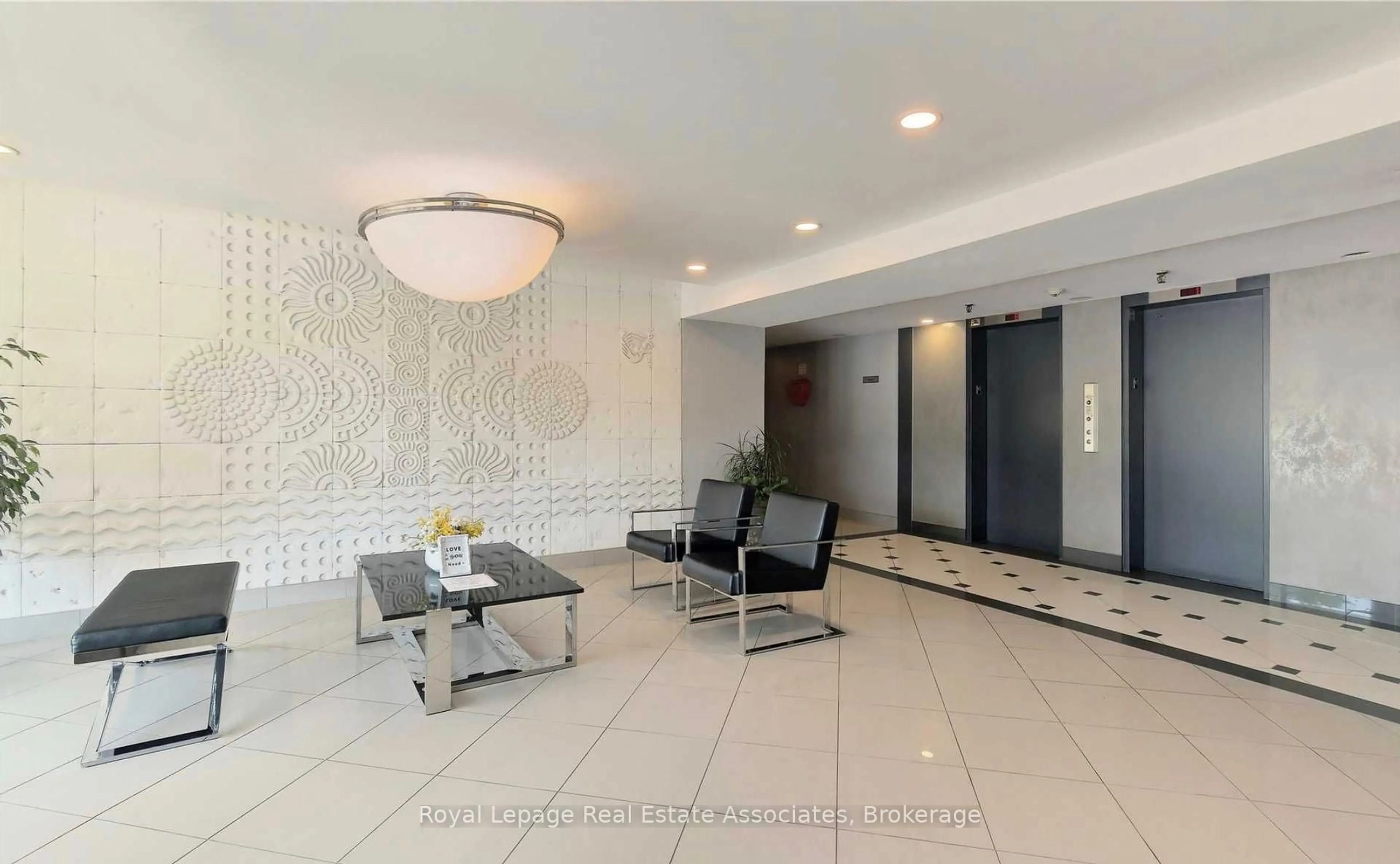 Lobby for 2301 Derry Rd #1004, Mississauga Ontario L5N 2R4