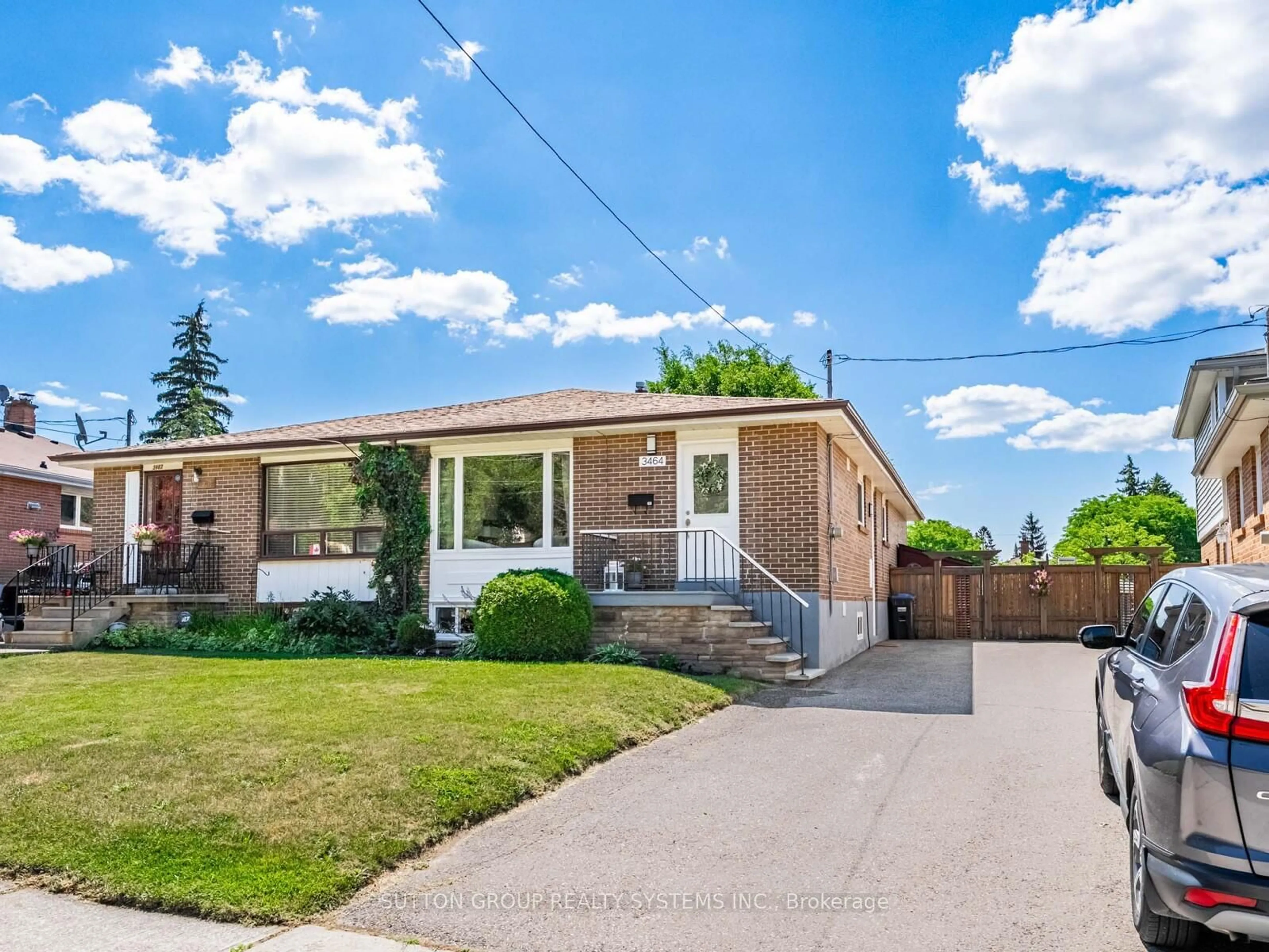 Home with brick exterior material, street for 3464 Fellmore Dr, Mississauga Ontario L5C 2E3