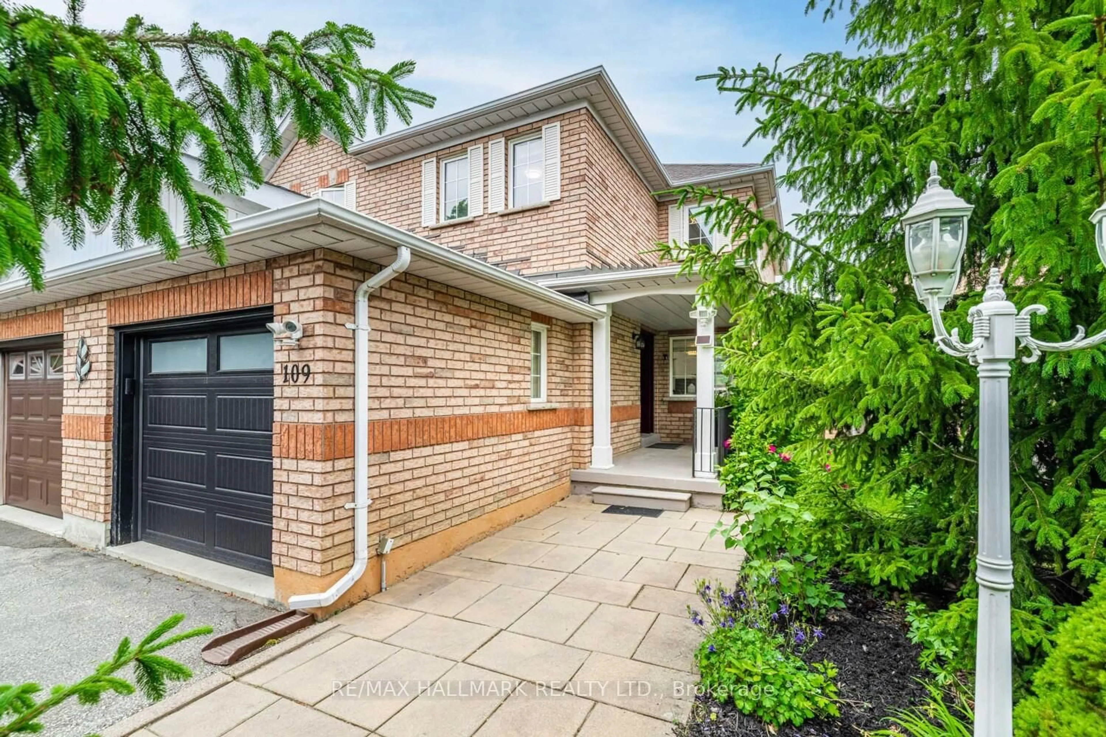 Home with brick exterior material, street for 109 Grapevine Rd, Caledon Ontario L7E 2M6