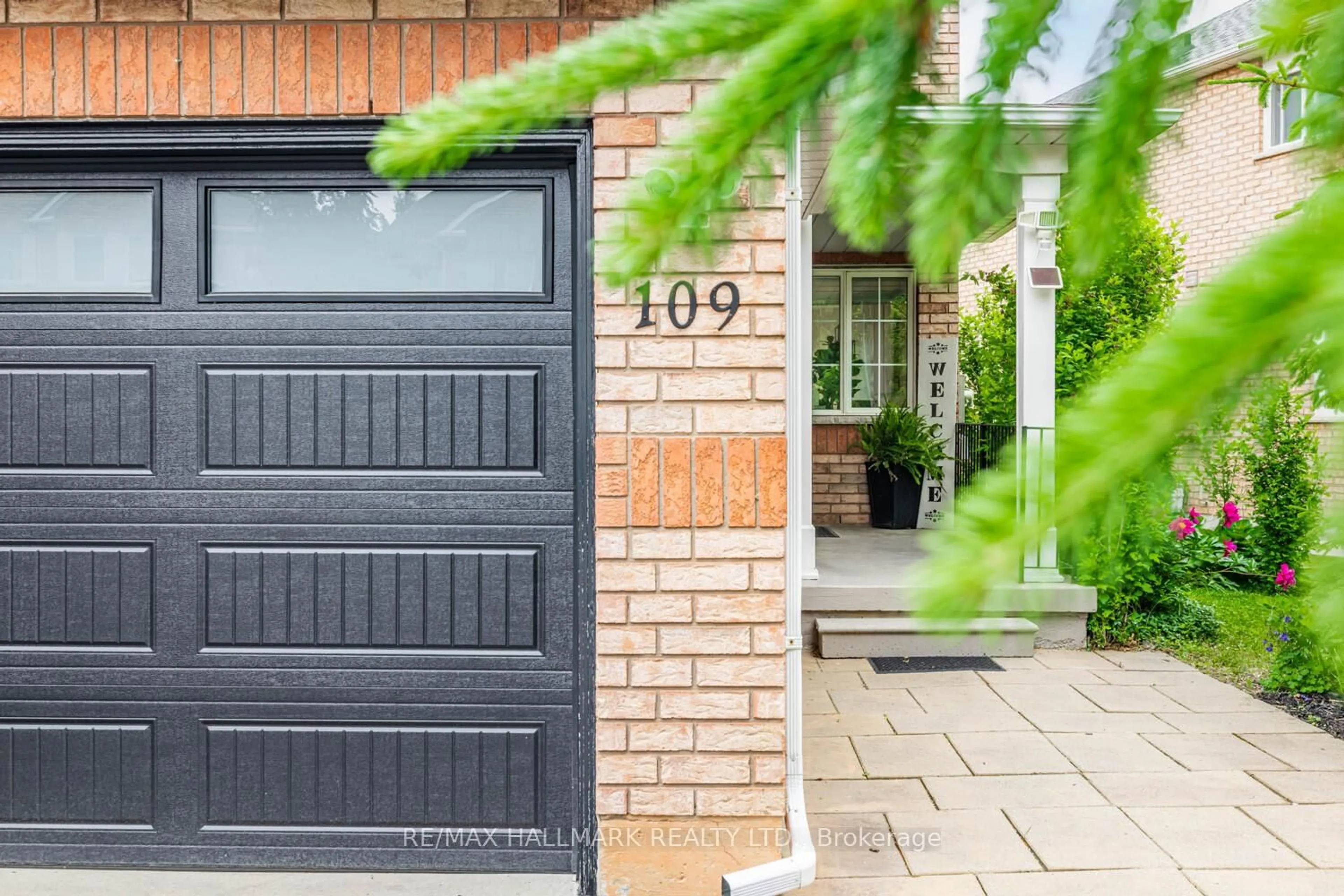 Home with brick exterior material, street for 109 Grapevine Rd, Caledon Ontario L7E 2M6