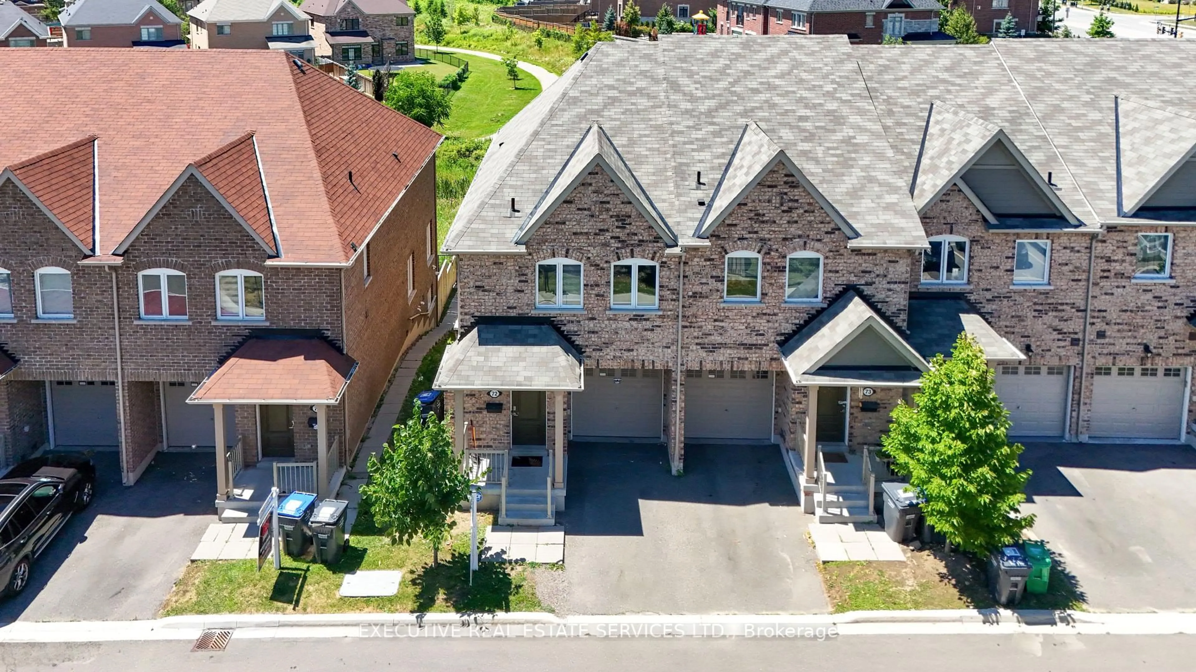 A pic from outside/outdoor area/front of a property/back of a property/a pic from drone, street for 50 Edinburgh Dr #72, Brampton Ontario L6Y 1N9