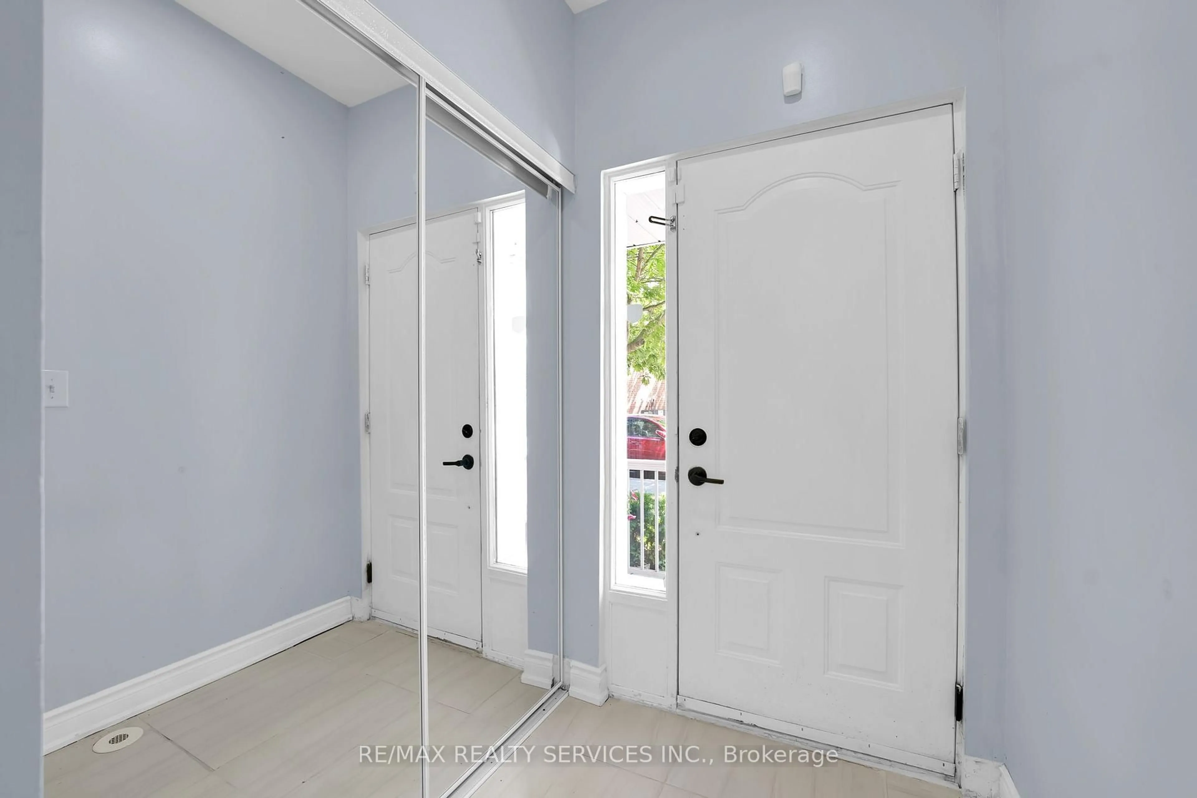 Indoor entryway for 3059 Finch Ave #45, Toronto Ontario M9M 0A7