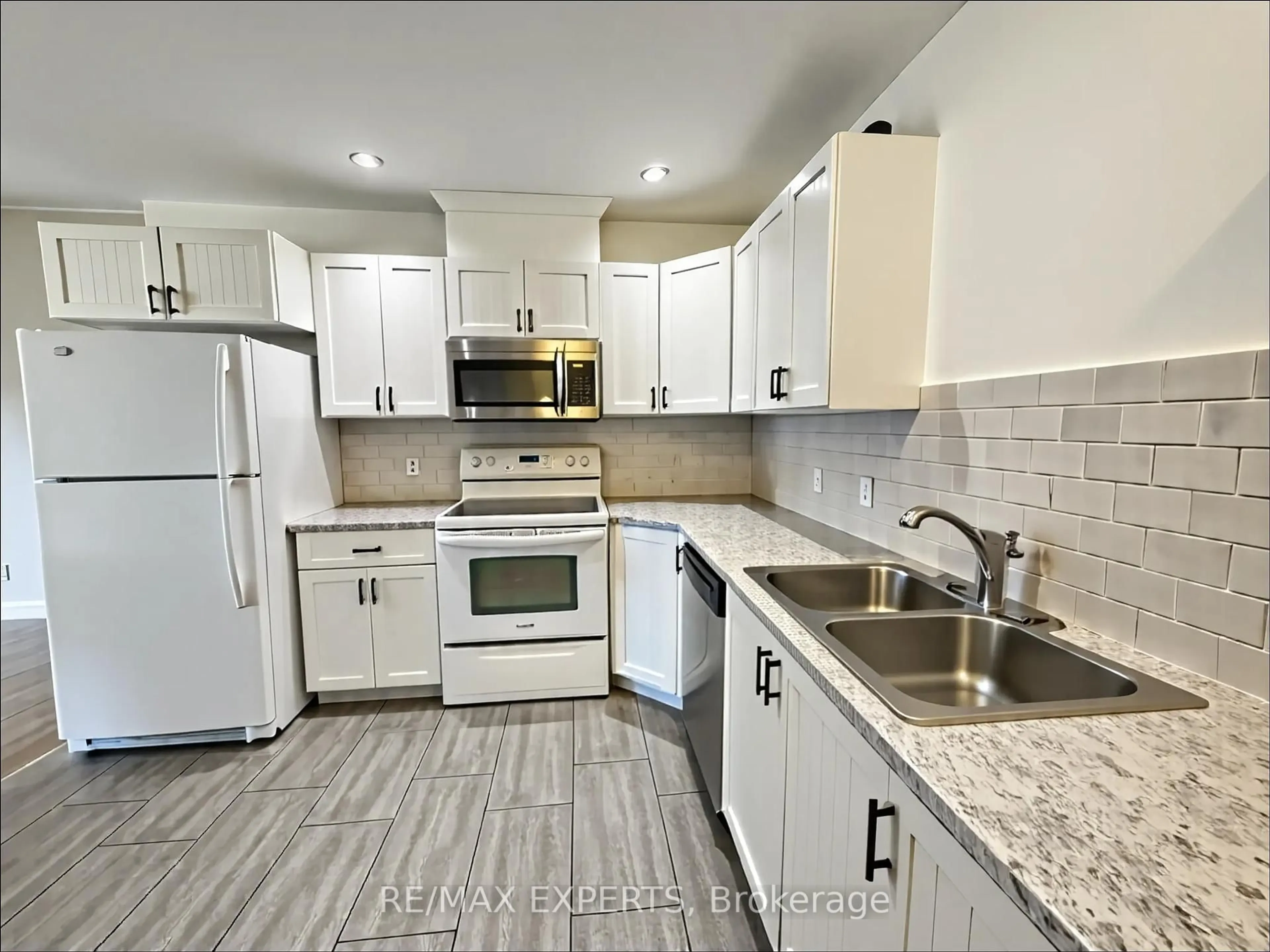 Standard kitchen, unknown for 79A Dawson Rd, Orangeville Ontario L9W 2W4