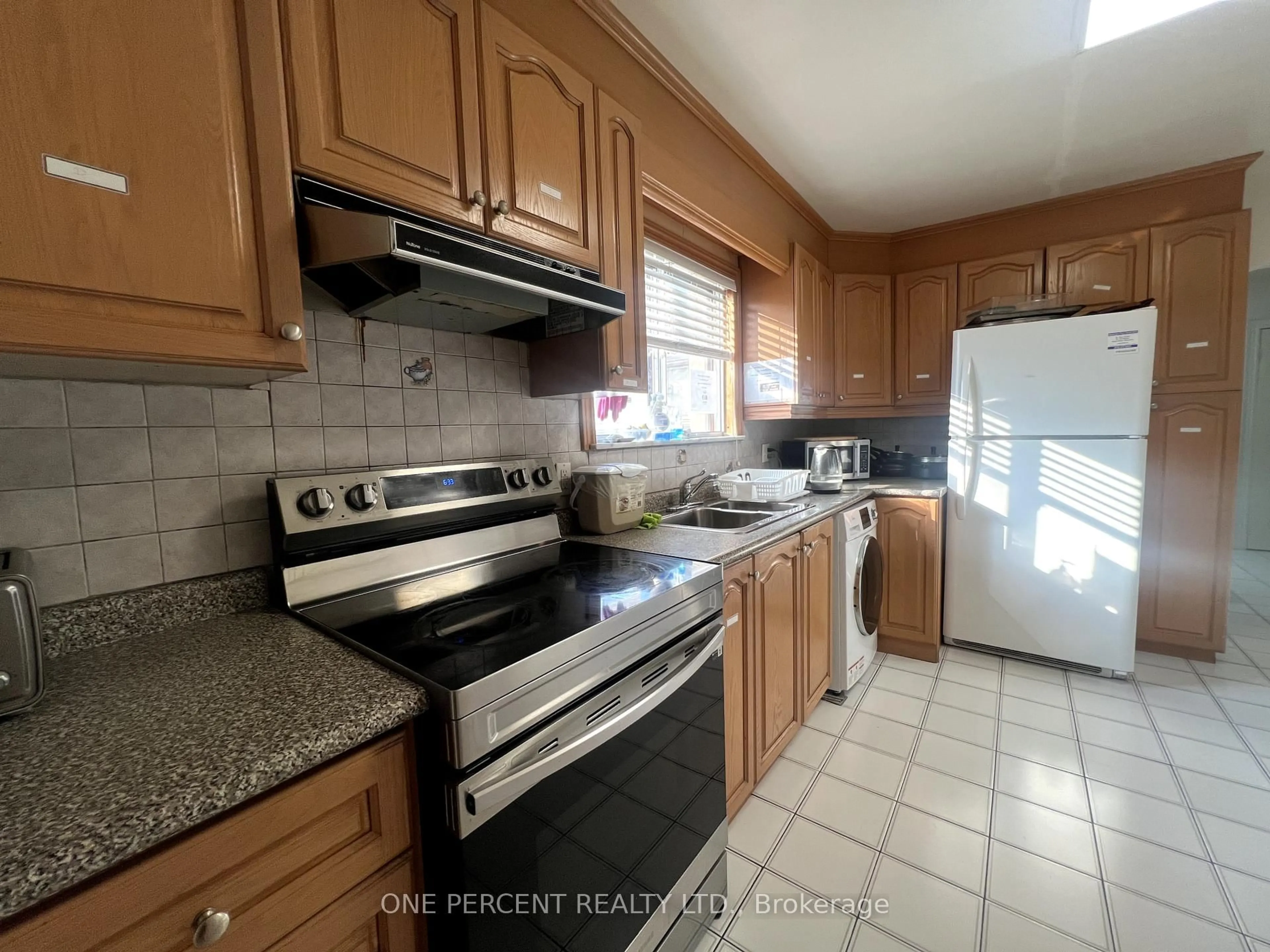 Standard kitchen, unknown for 88 Cuffley Cres, Toronto Ontario M3K 1Y2