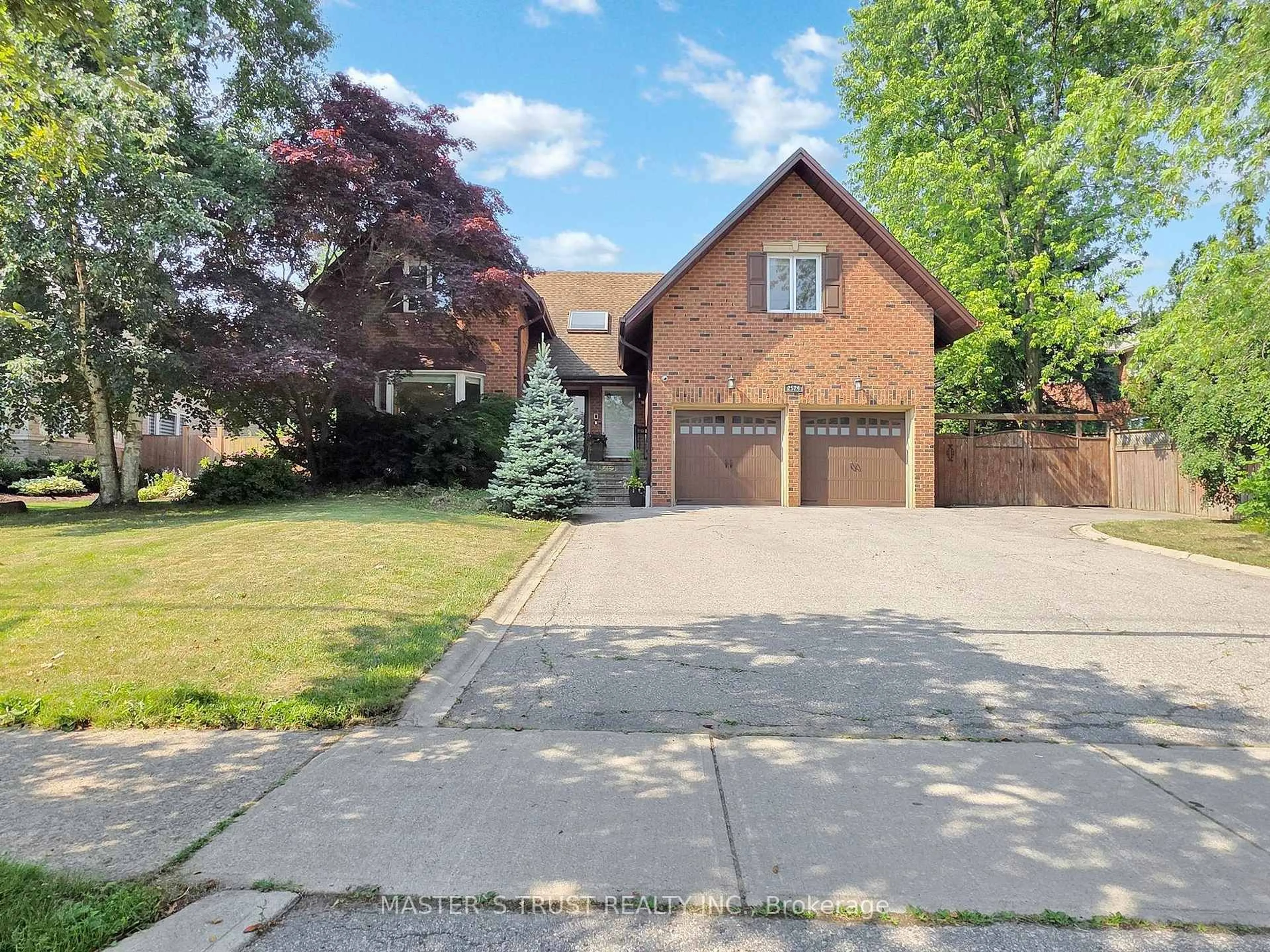 Home with brick exterior material, street for 2524 Hammond Rd, Mississauga Ontario L5K 1T2