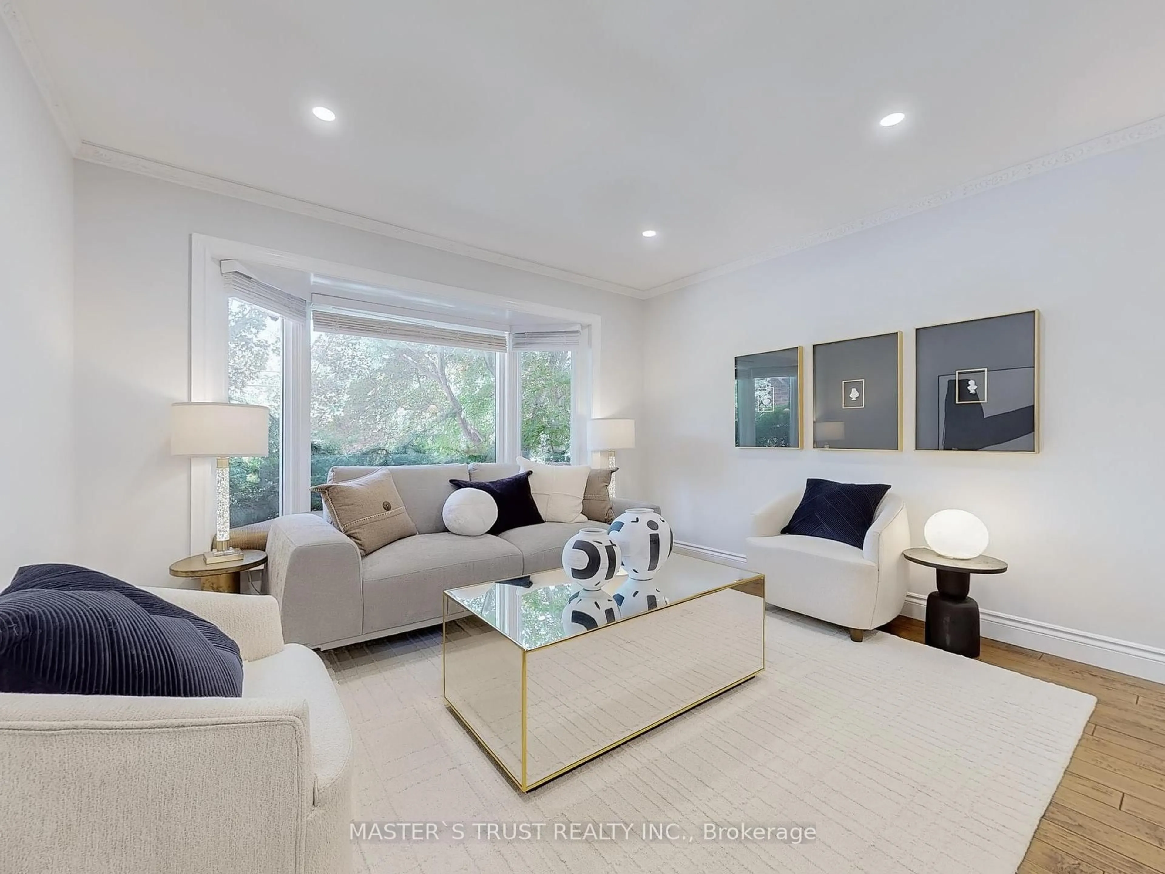 Living room with furniture, unknown for 2524 Hammond Rd, Mississauga Ontario L5K 1T2