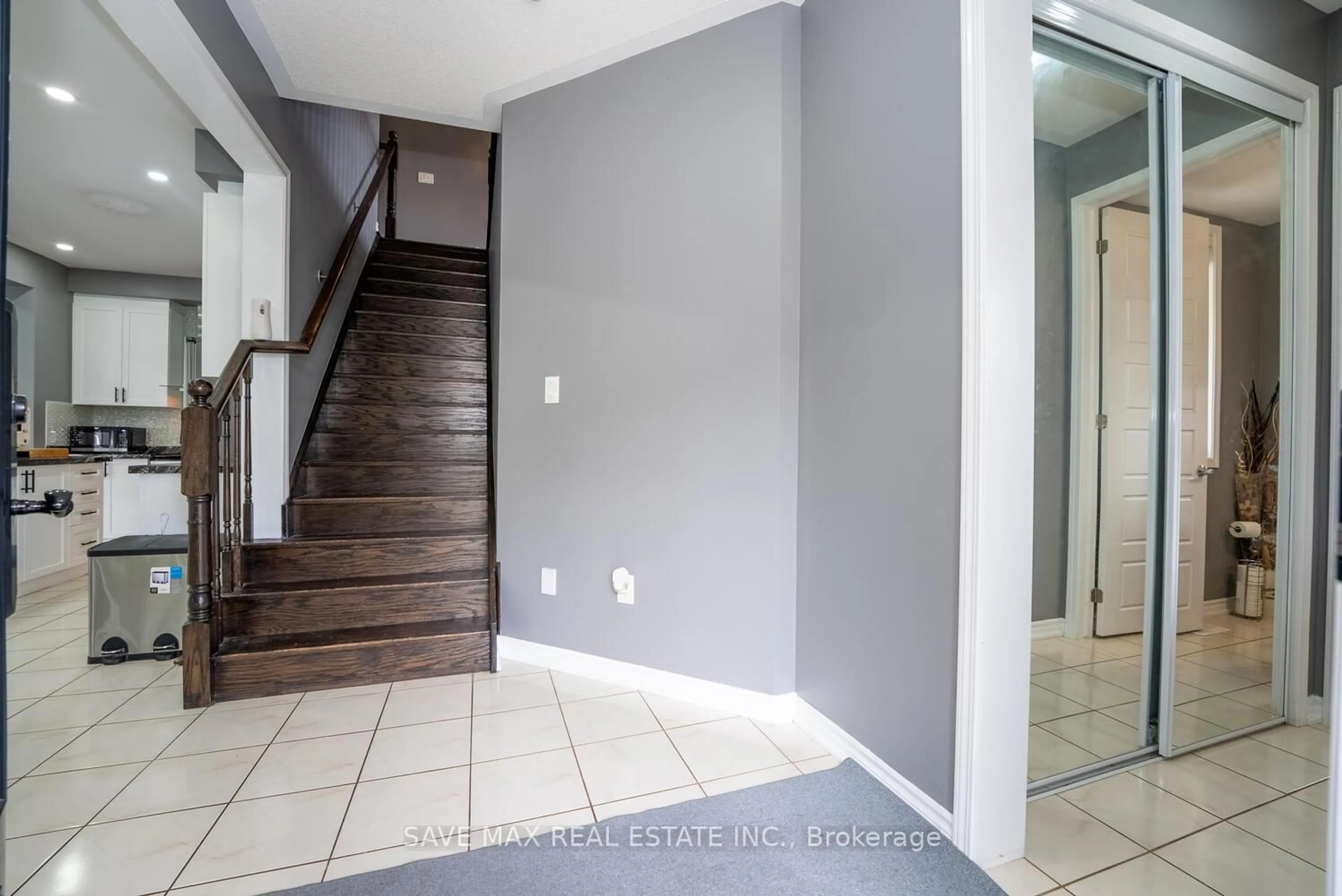 Unknown for 2 Billiter Rd, Brampton Ontario L7A 4G8