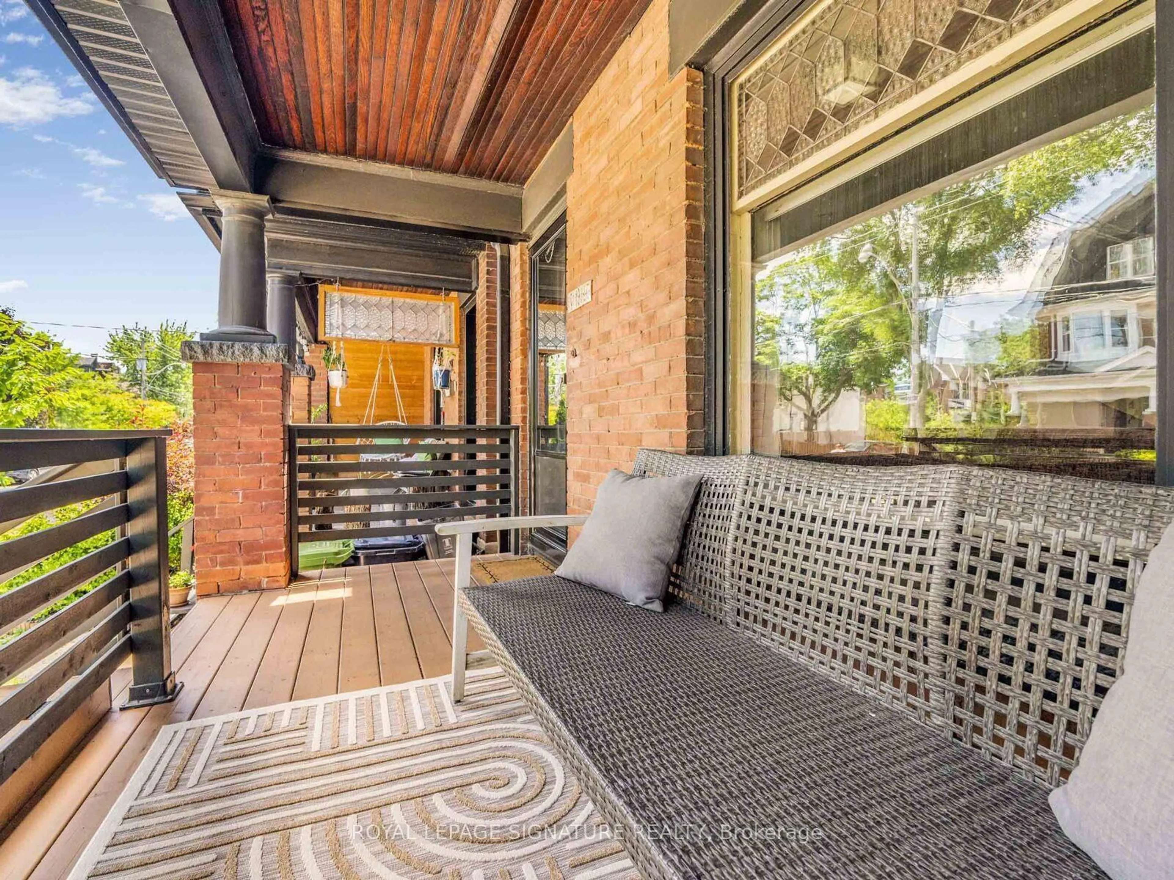 Patio, street for 194 Perth Ave, Toronto Ontario M6P 3X8