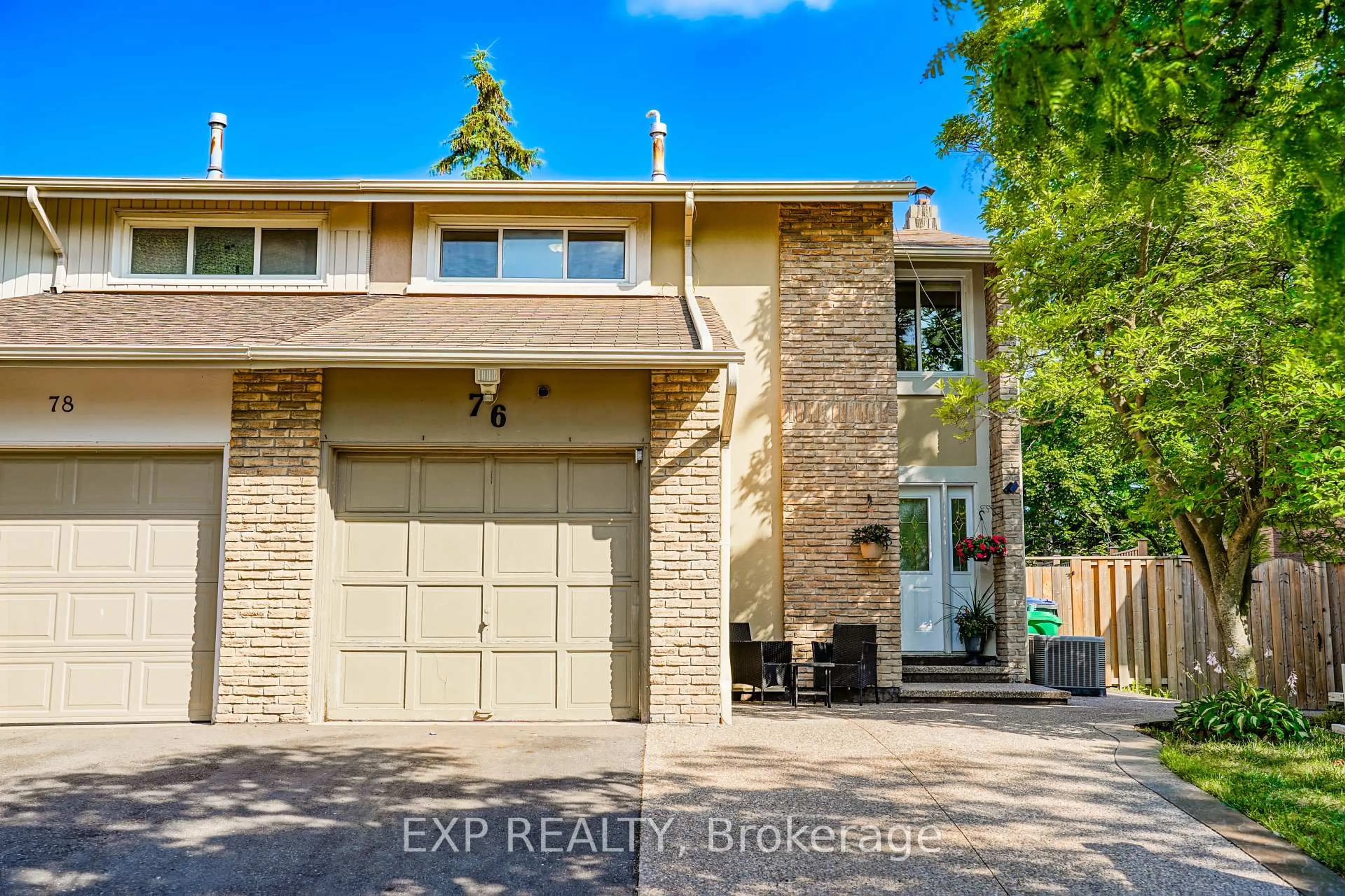 Home with brick exterior material, street for 76 Salisbury Circ, Brampton Ontario L6V 2Z5