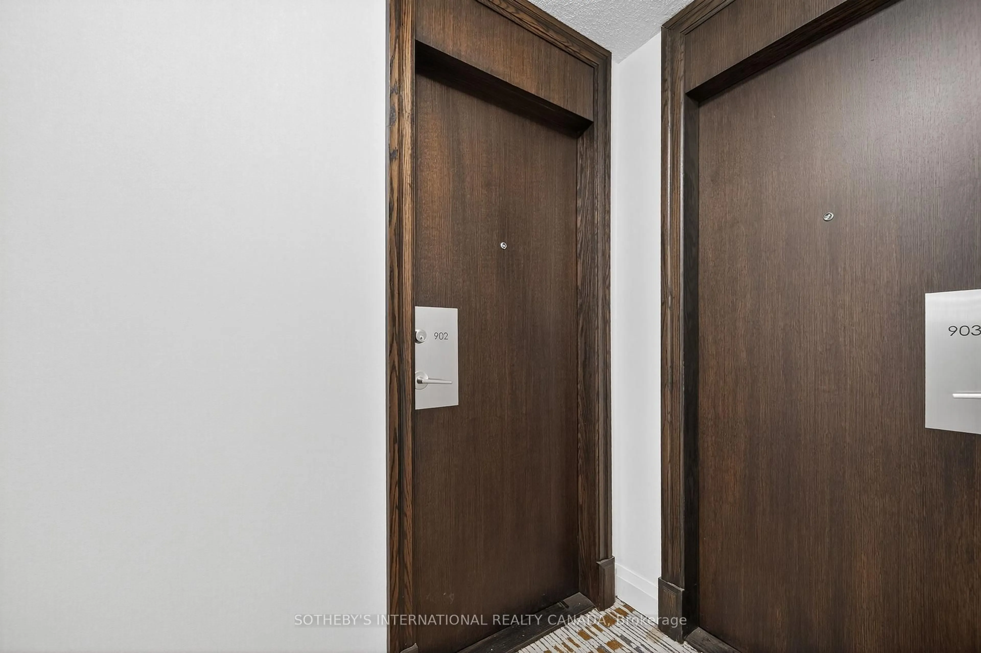 Indoor entryway for 3 Michael Power Pl #902, Toronto Ontario M9A 0A2