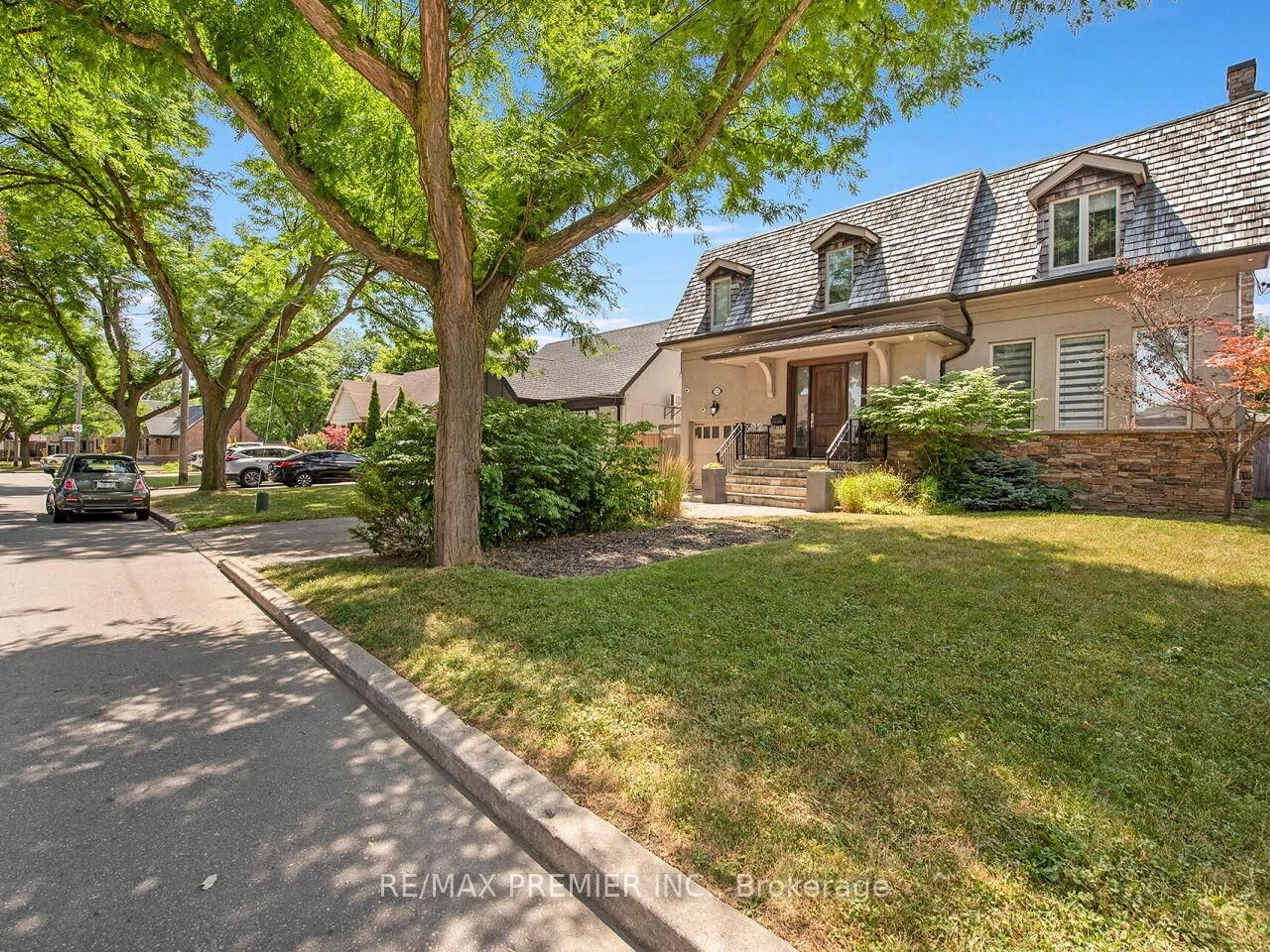 Unknown for 35 Yorkdale Cres, Toronto Ontario M9M 1C2