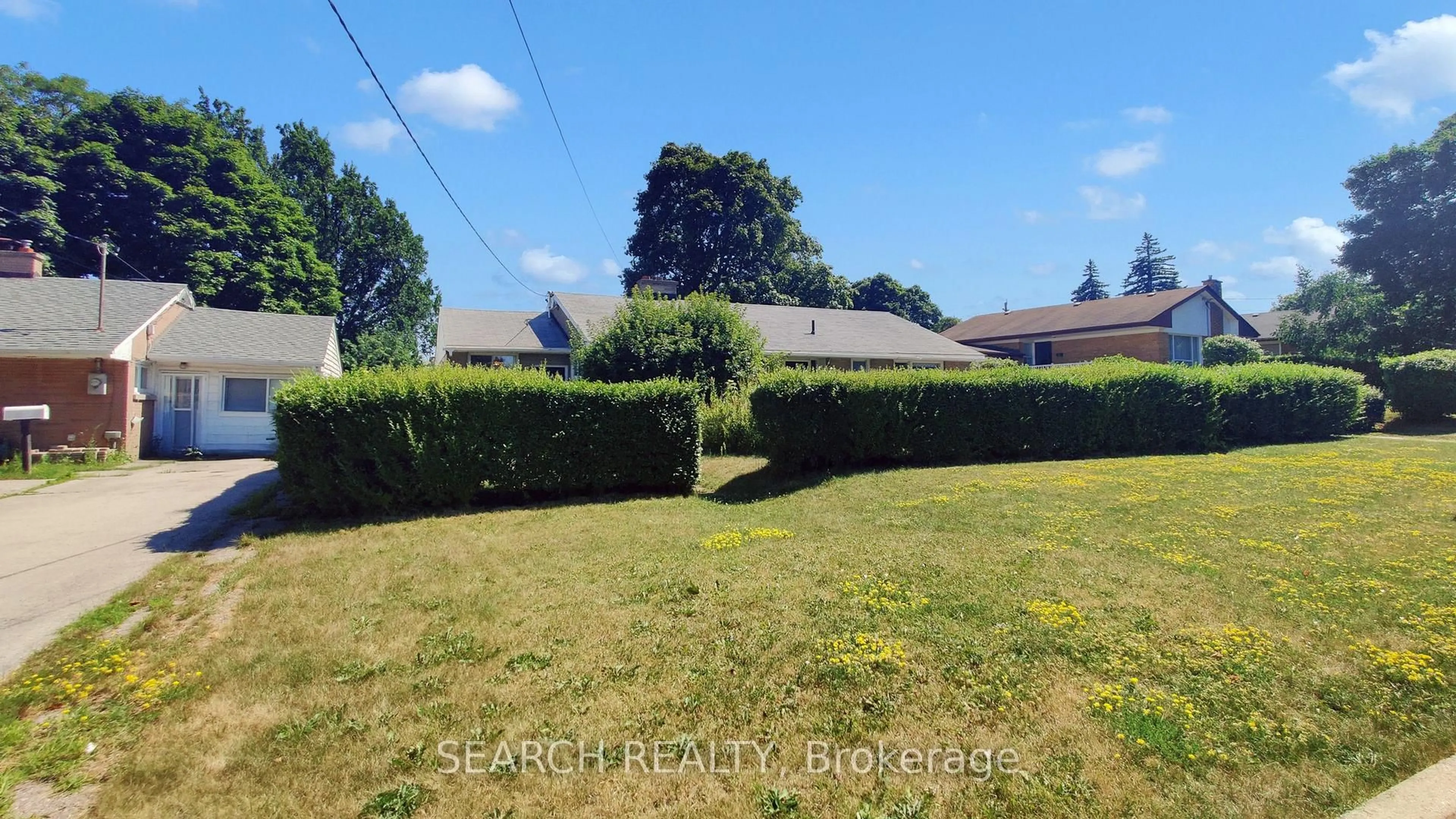 A pic from outside/outdoor area/front of a property/back of a property/a pic from drone, street for 6 De Jong Dr, Mississauga Ontario L5M 1C1