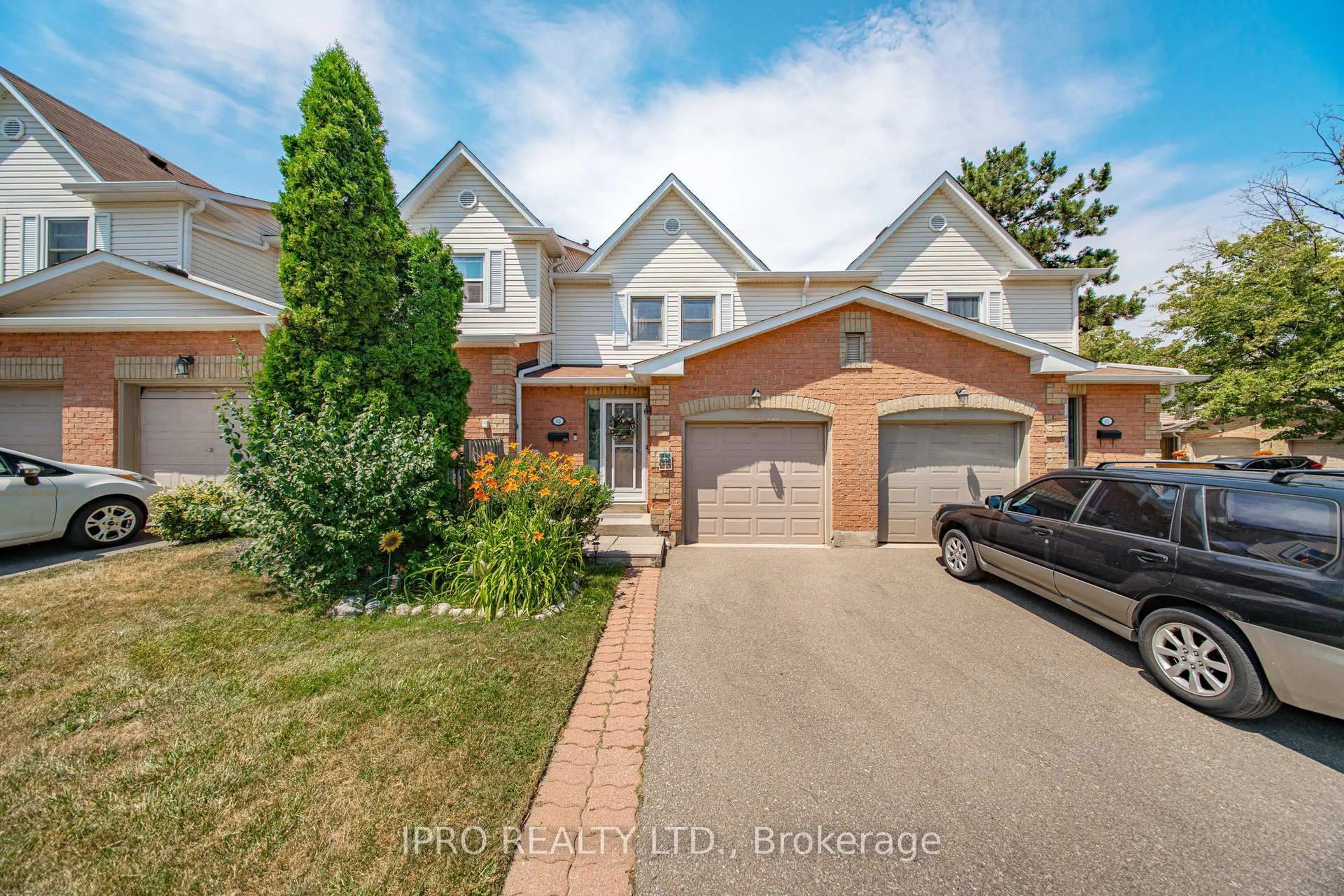 Home with brick exterior material, street for 2355 Fifth Line #42, Mississauga Ontario L5K 2M8