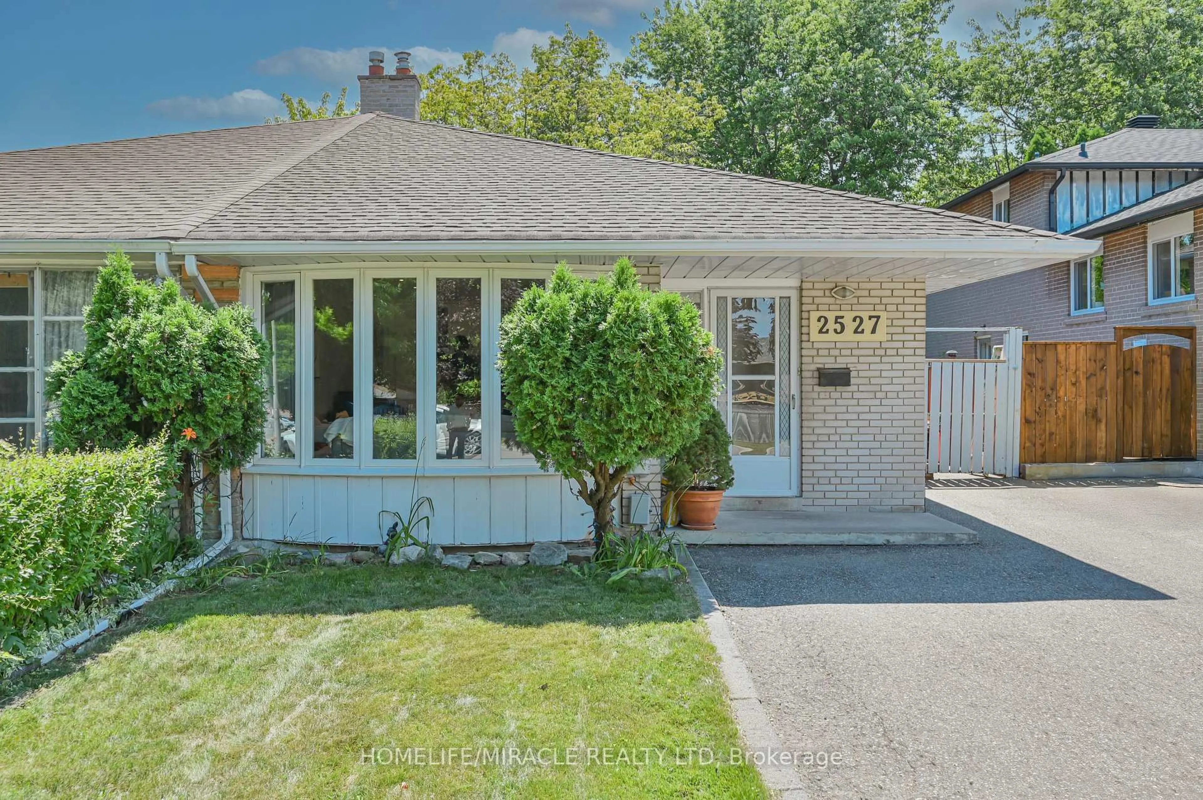 Unknown for 2527 Padstow Cres, Mississauga Ontario L5J 2G2