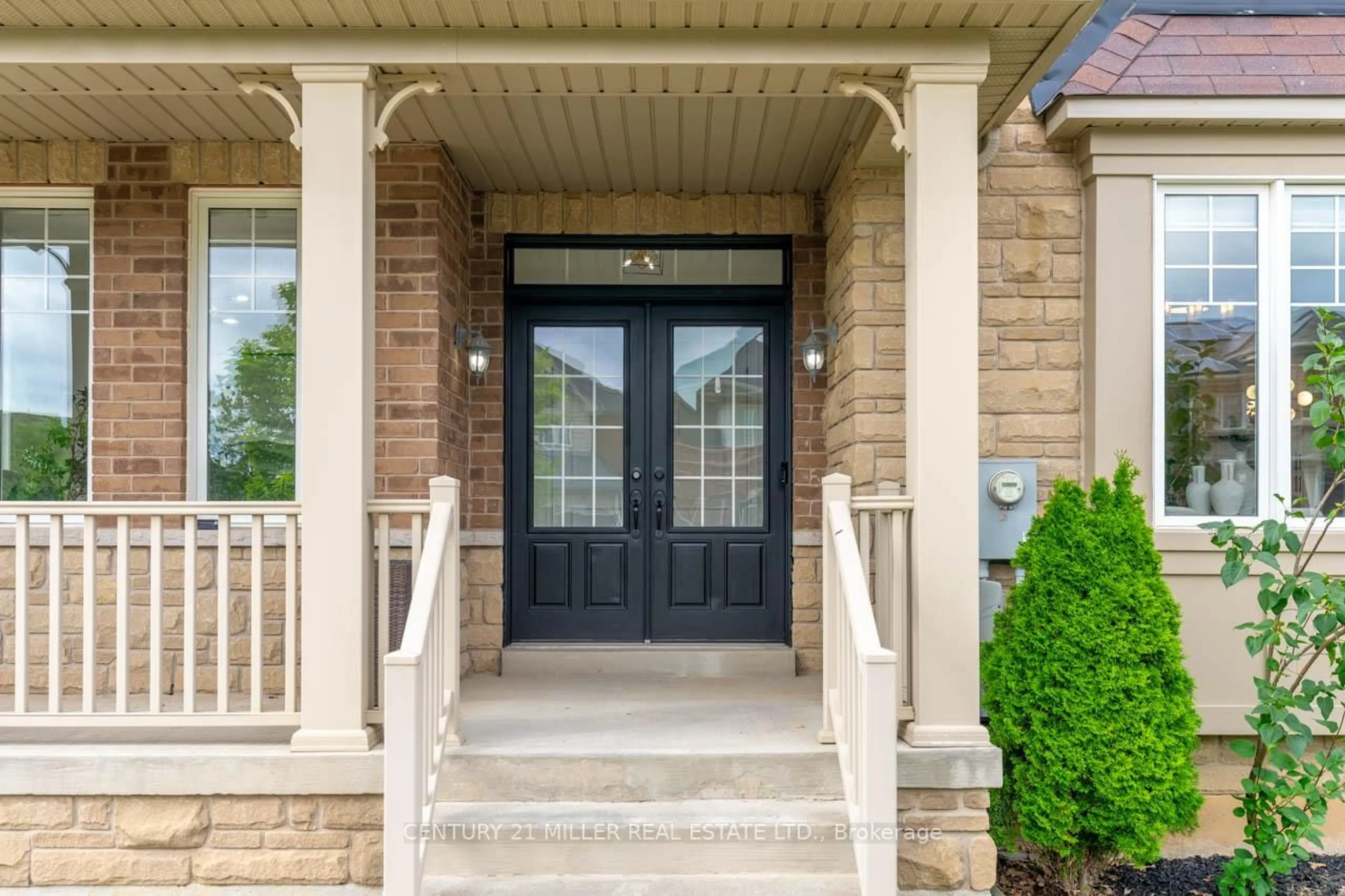 Indoor entryway for 373 Kincardine Terr, Milton Ontario L9T 8E9