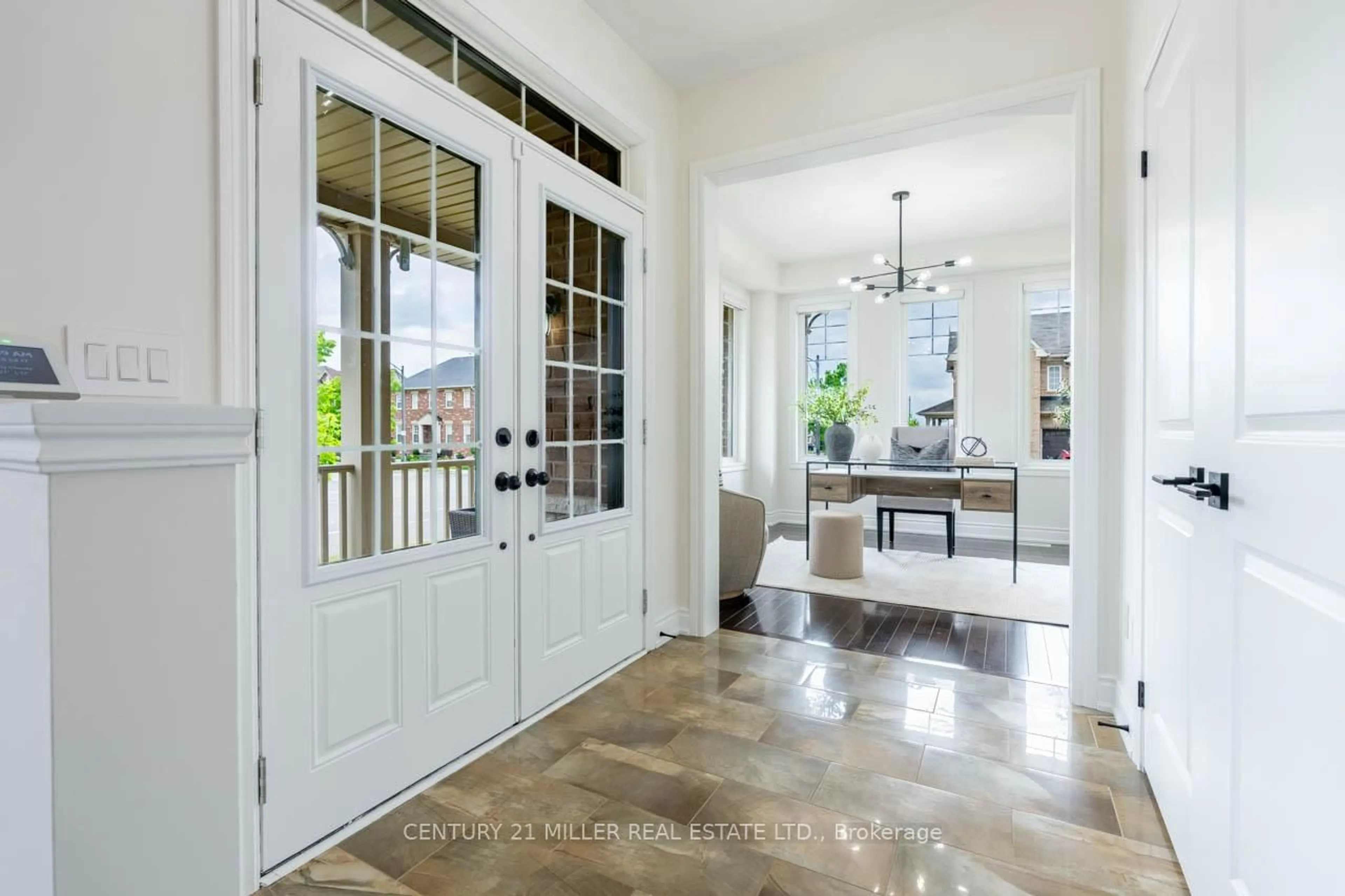 Indoor entryway for 373 Kincardine Terr, Milton Ontario L9T 8E9