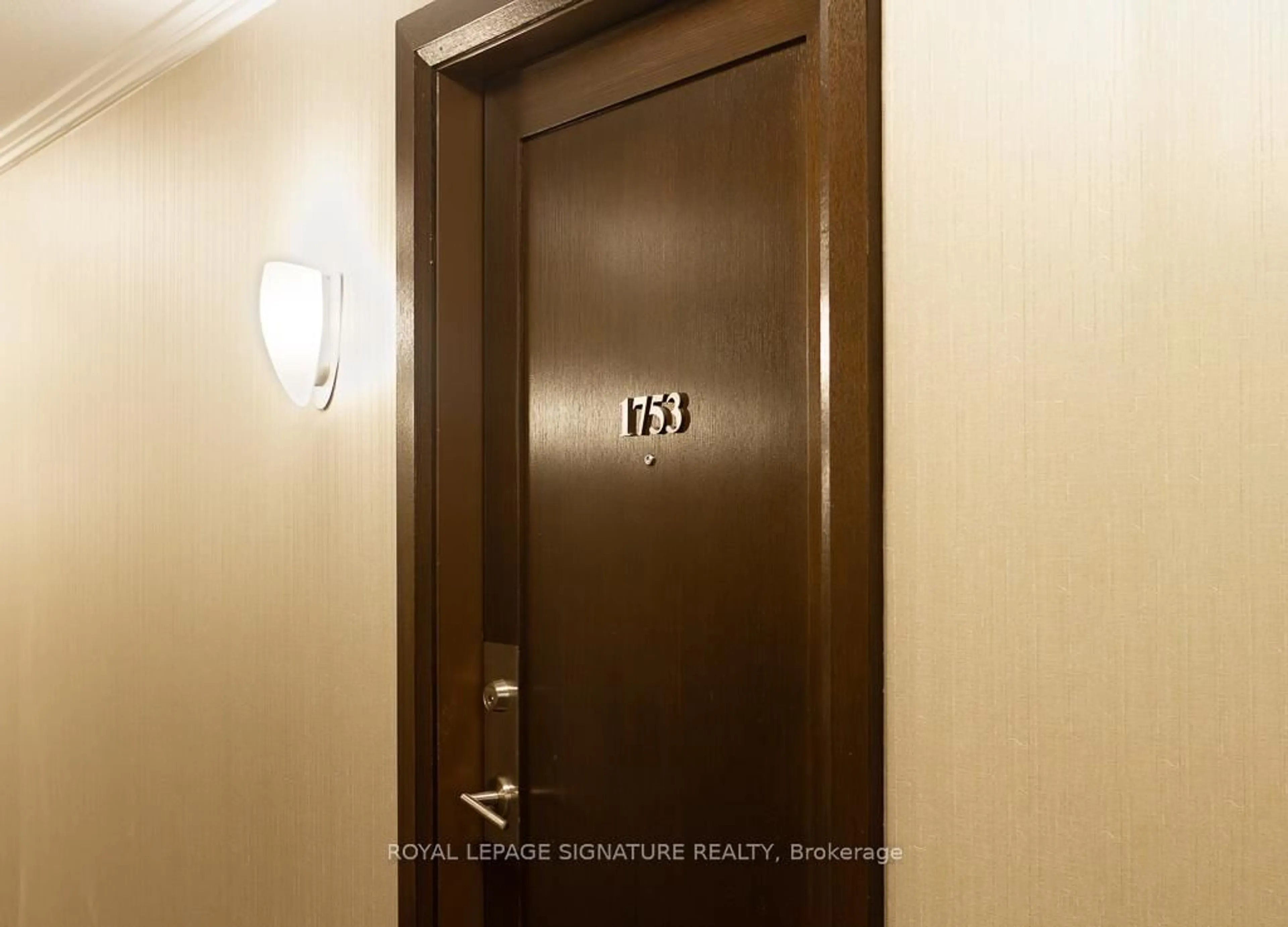 Indoor foyer for 25 Viking Lane #1753, Toronto Ontario M9B 0A1