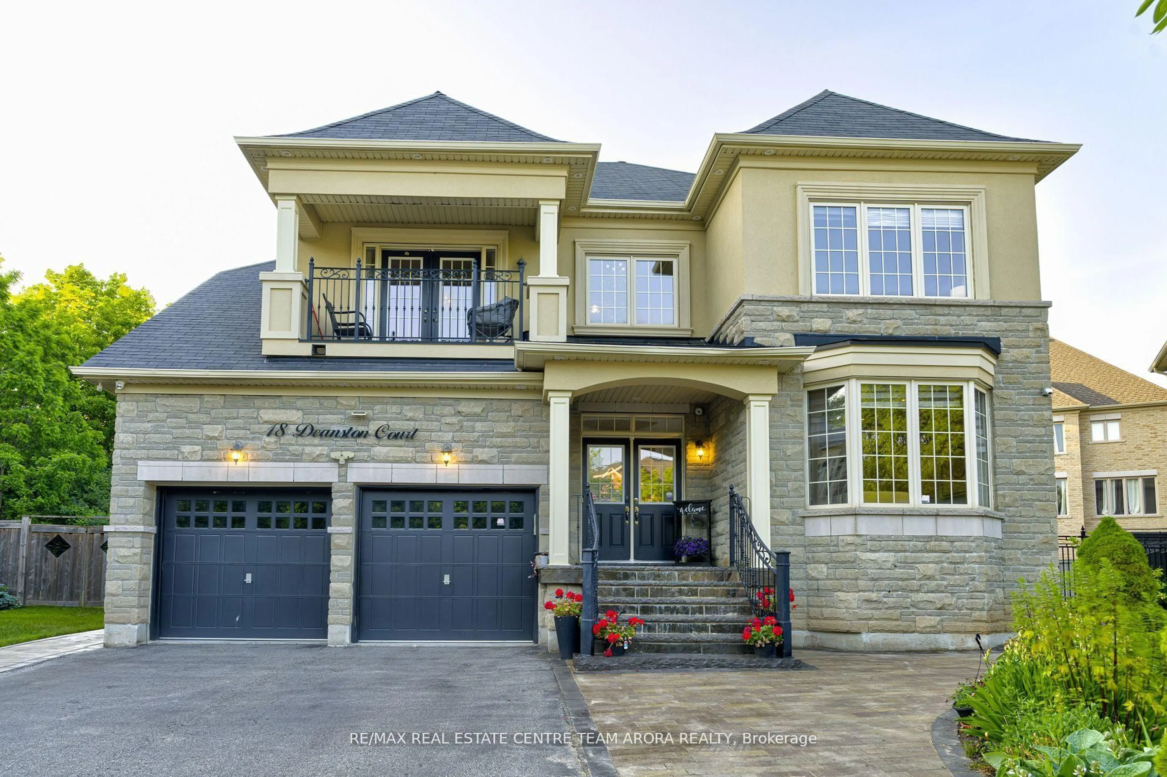 Home with brick exterior material, street for 18 Deanston Crt, Brampton Ontario L6X 2Z7