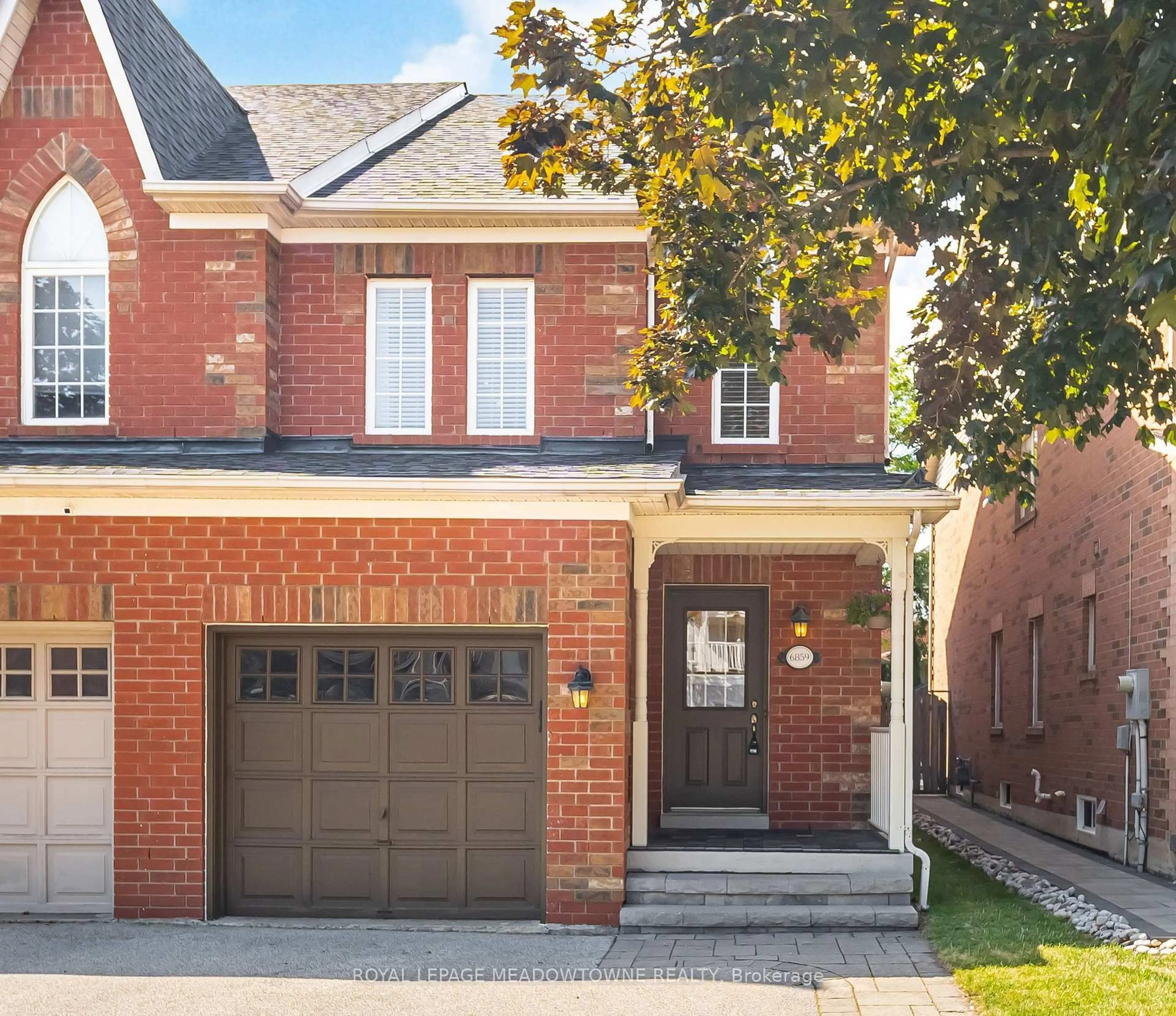 Home with brick exterior material, street for 6859 Shade House Crt, Mississauga Ontario L5W 1C1