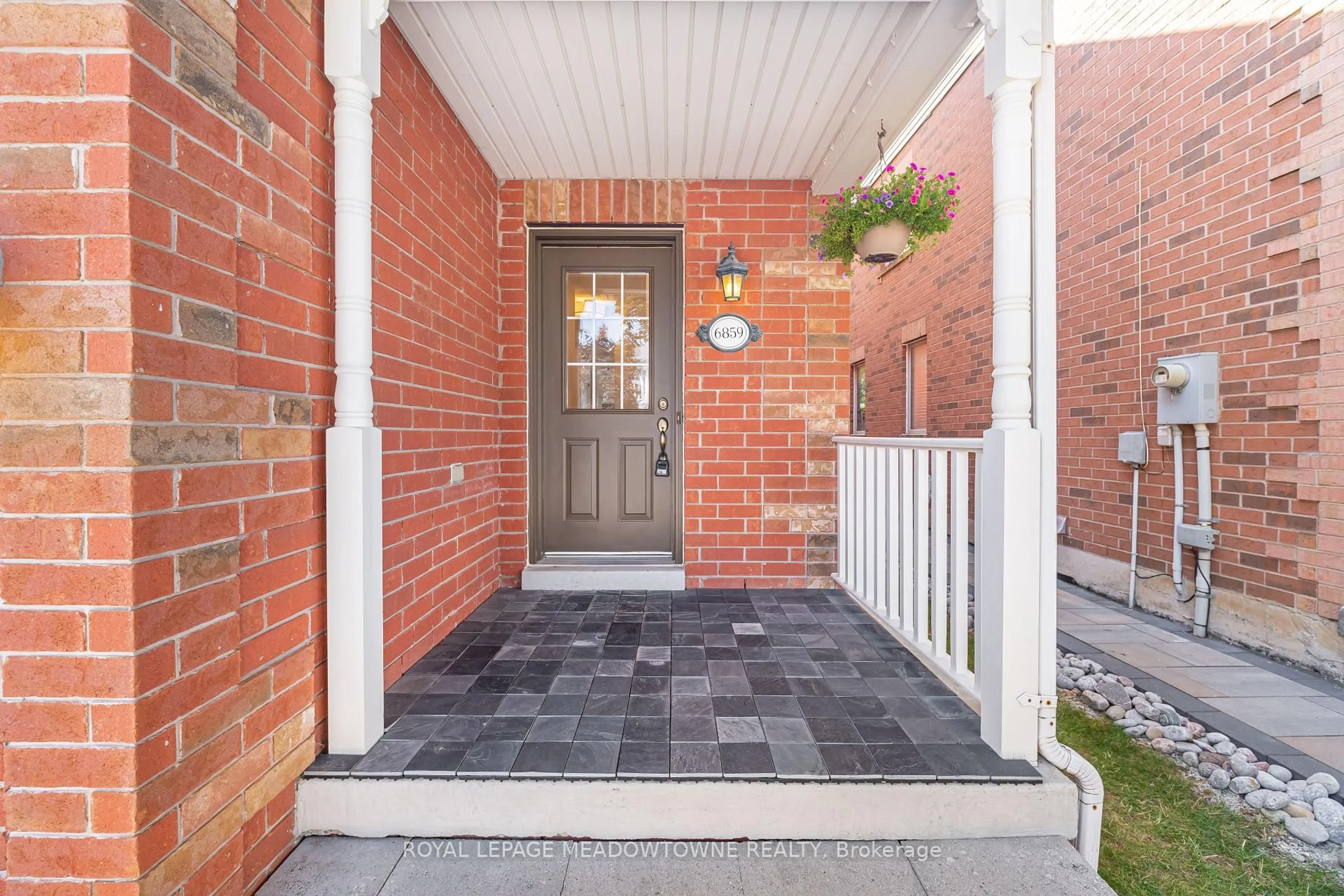 Unknown for 6859 Shade House Crt, Mississauga Ontario L5W 1C1