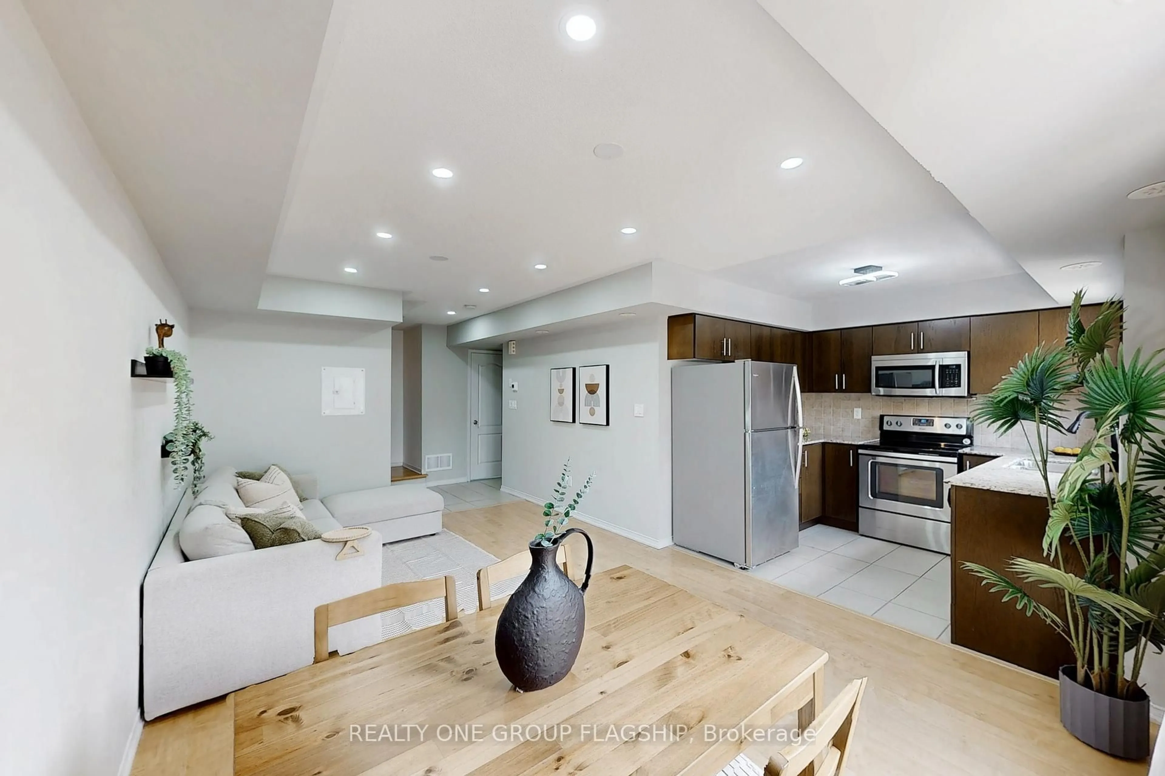 Open concept kitchen, unknown for 2472 Post Rd #2, Oakville Ontario L6H 0J2