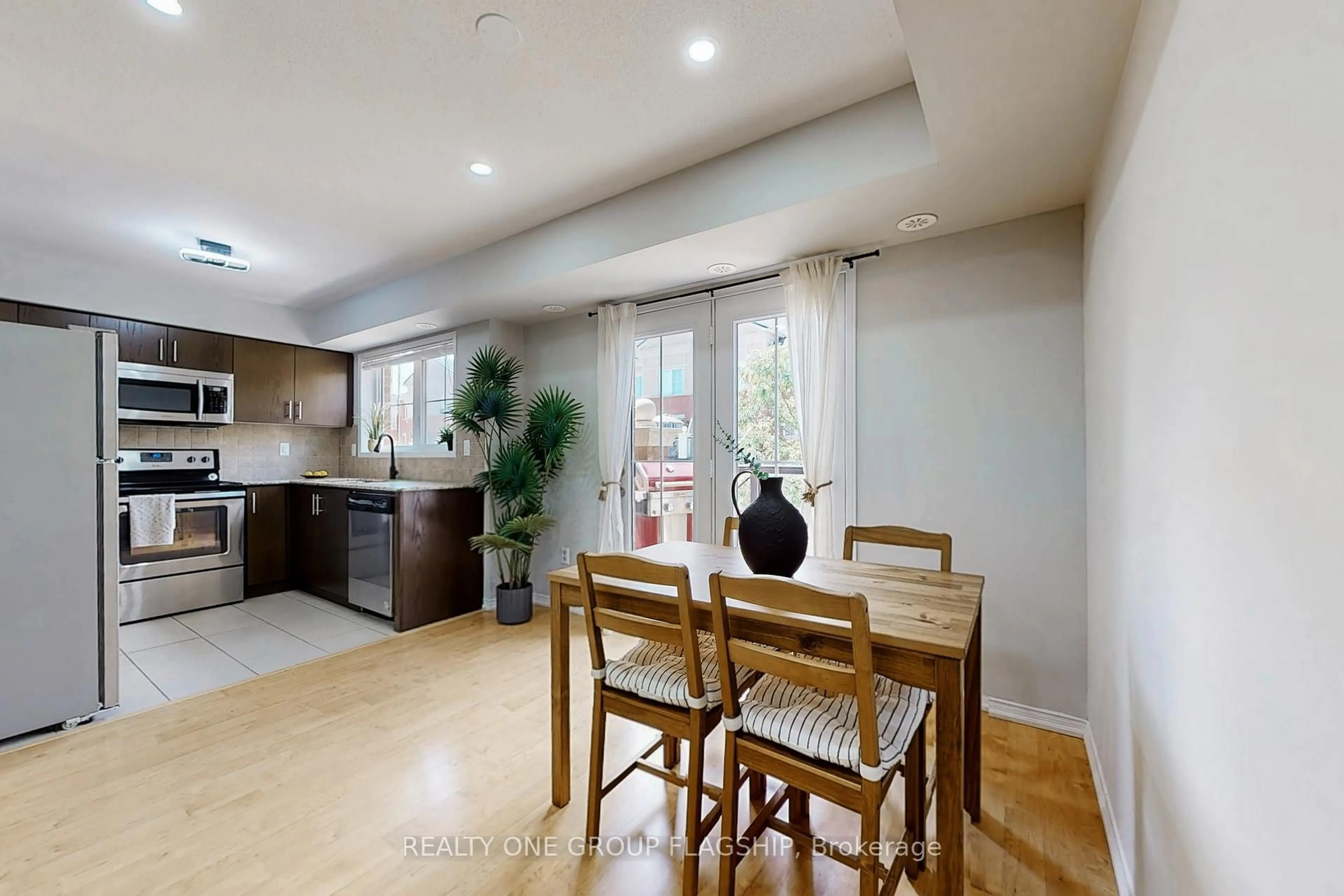 Open concept kitchen, unknown for 2472 Post Rd #2, Oakville Ontario L6H 0J2