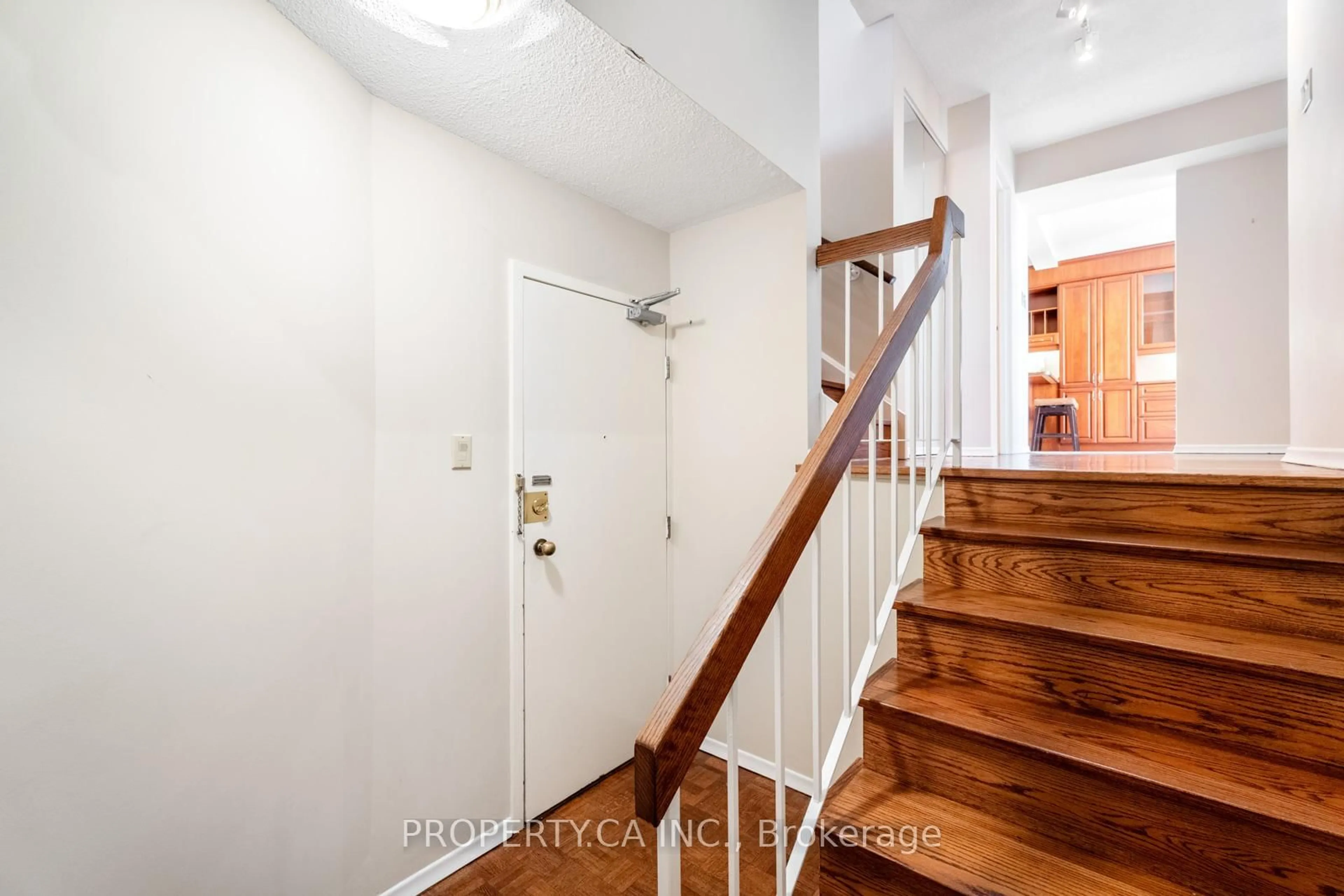 Indoor entryway for 300 Mill Rd #E35, Toronto Ontario M9C 4W7