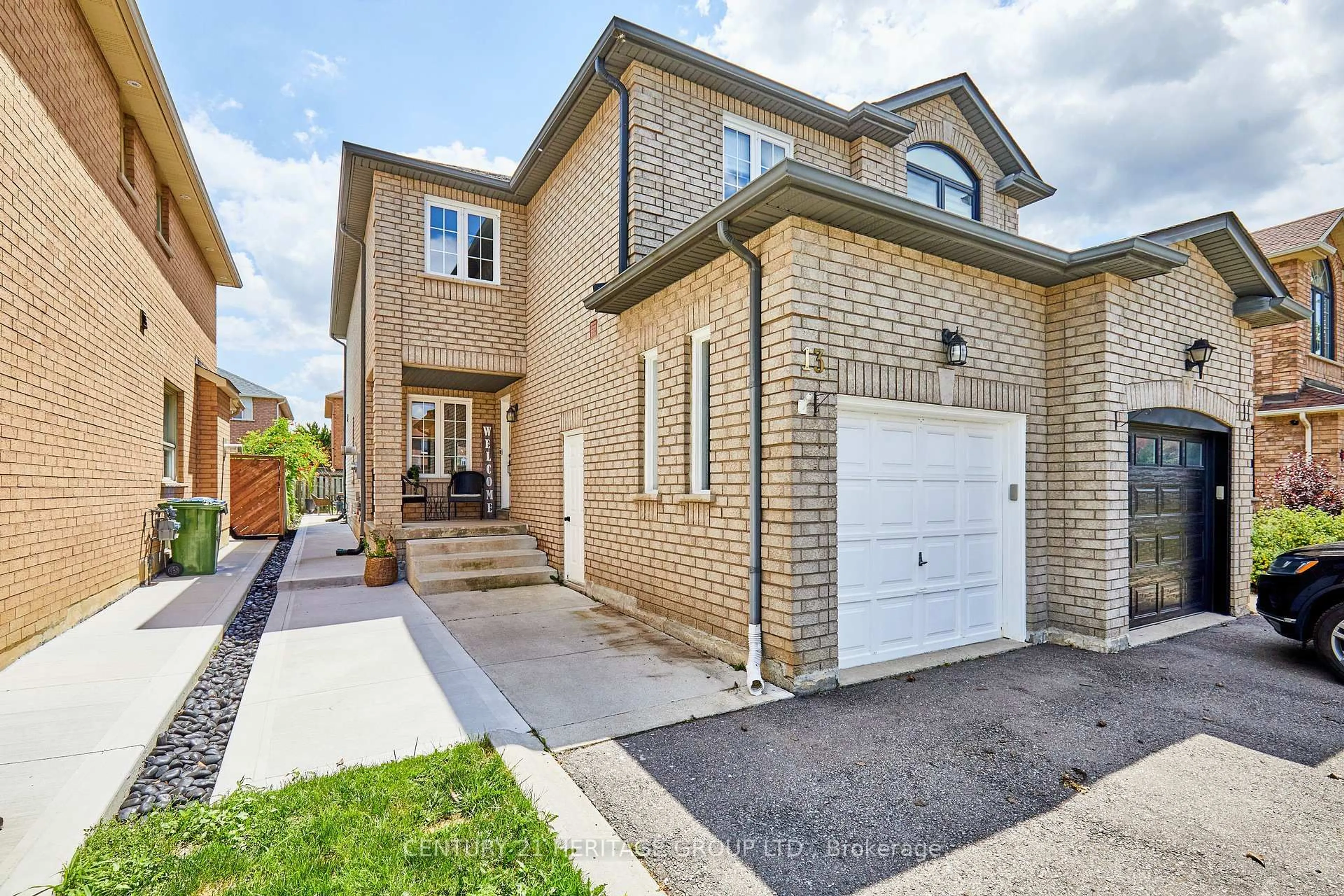 Home with brick exterior material, street for 13 Carriage House Rd, Caledon Ontario L7E 2H8