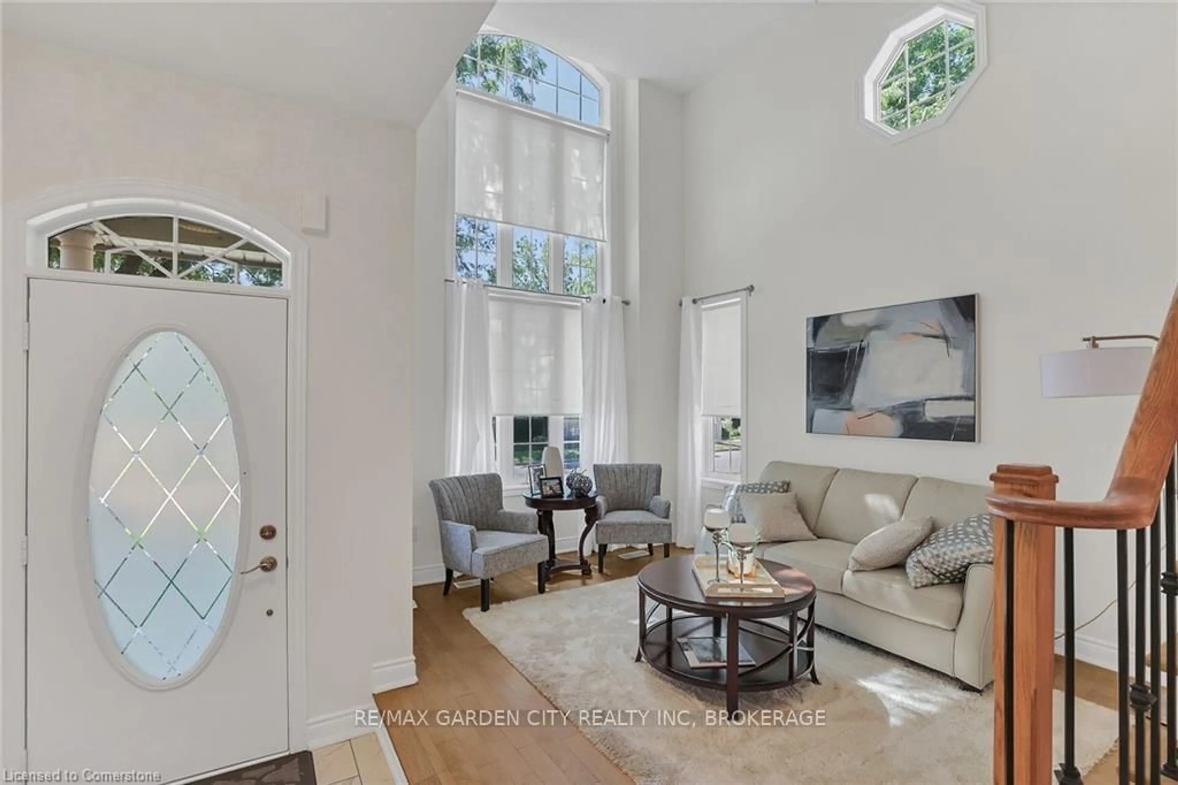 Living room with furniture, unknown for 3323 Whilabout Terr, Oakville Ontario L6L 0A8