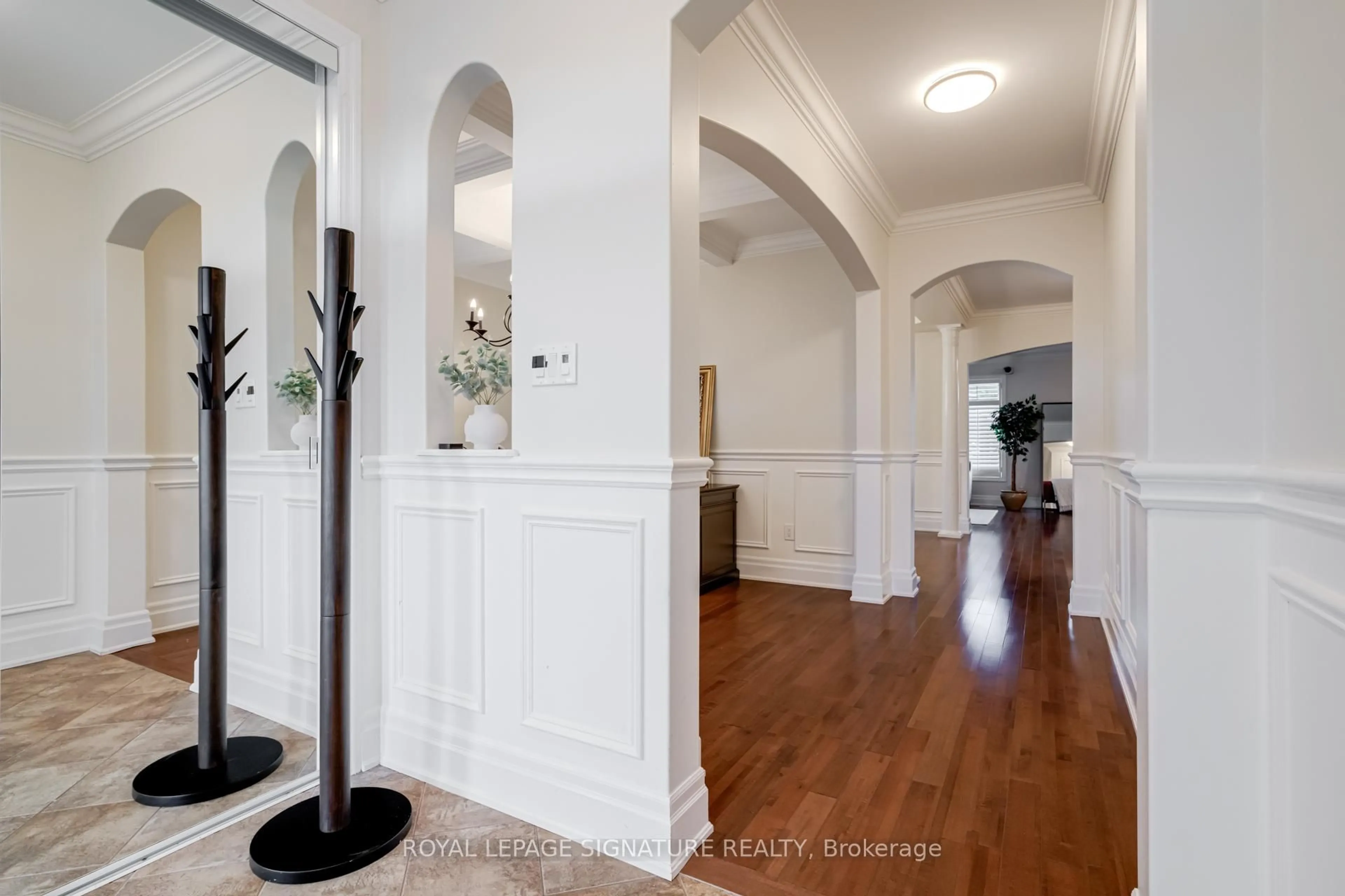 Indoor entryway for 366 Cochrane Terr, Milton Ontario L9T 8C1