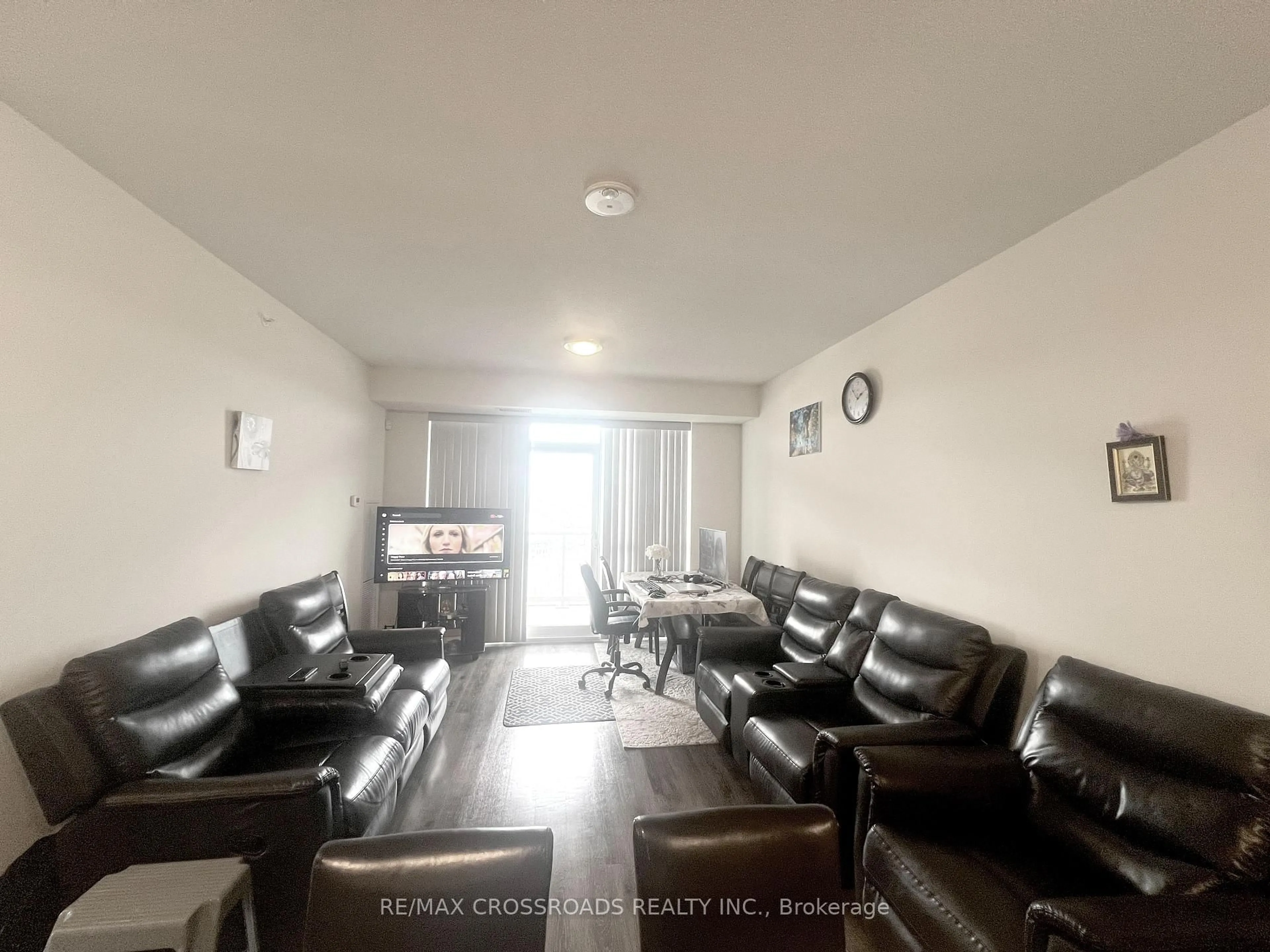 Unknown for 2093 Fairview St #502, Burlington Ontario L7R 0E6
