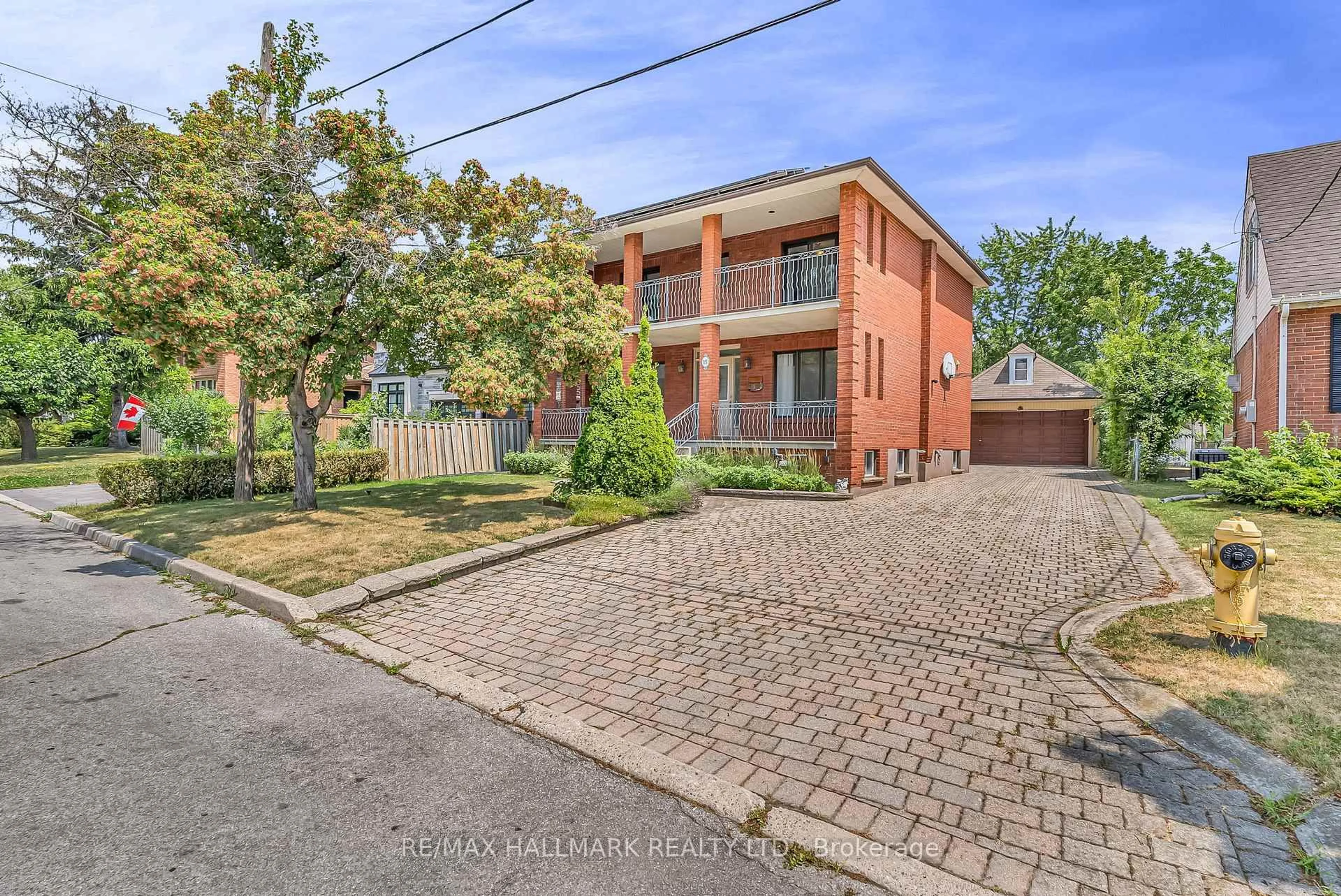 A pic from outside/outdoor area/front of a property/back of a property/a pic from drone, street for 15 Benalto Rd, Toronto Ontario M6A 2R7