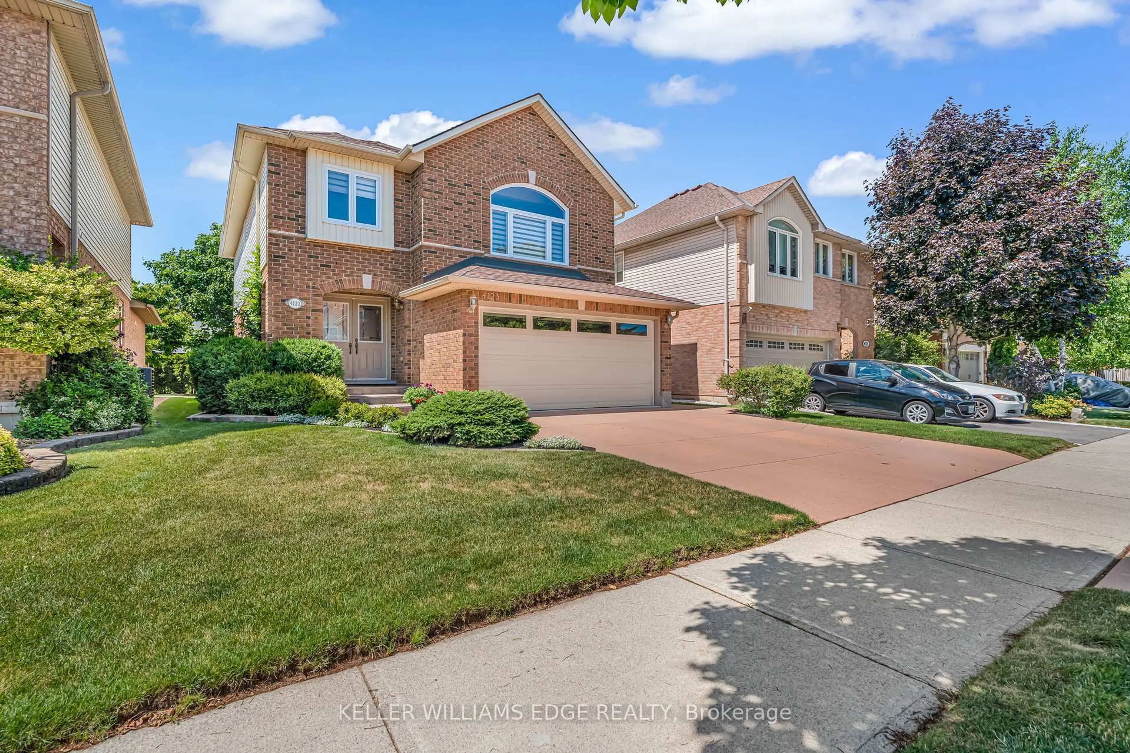 Home with brick exterior material, street for 4123 Pincay Oaks Lane, Burlington Ontario L7M 4L6