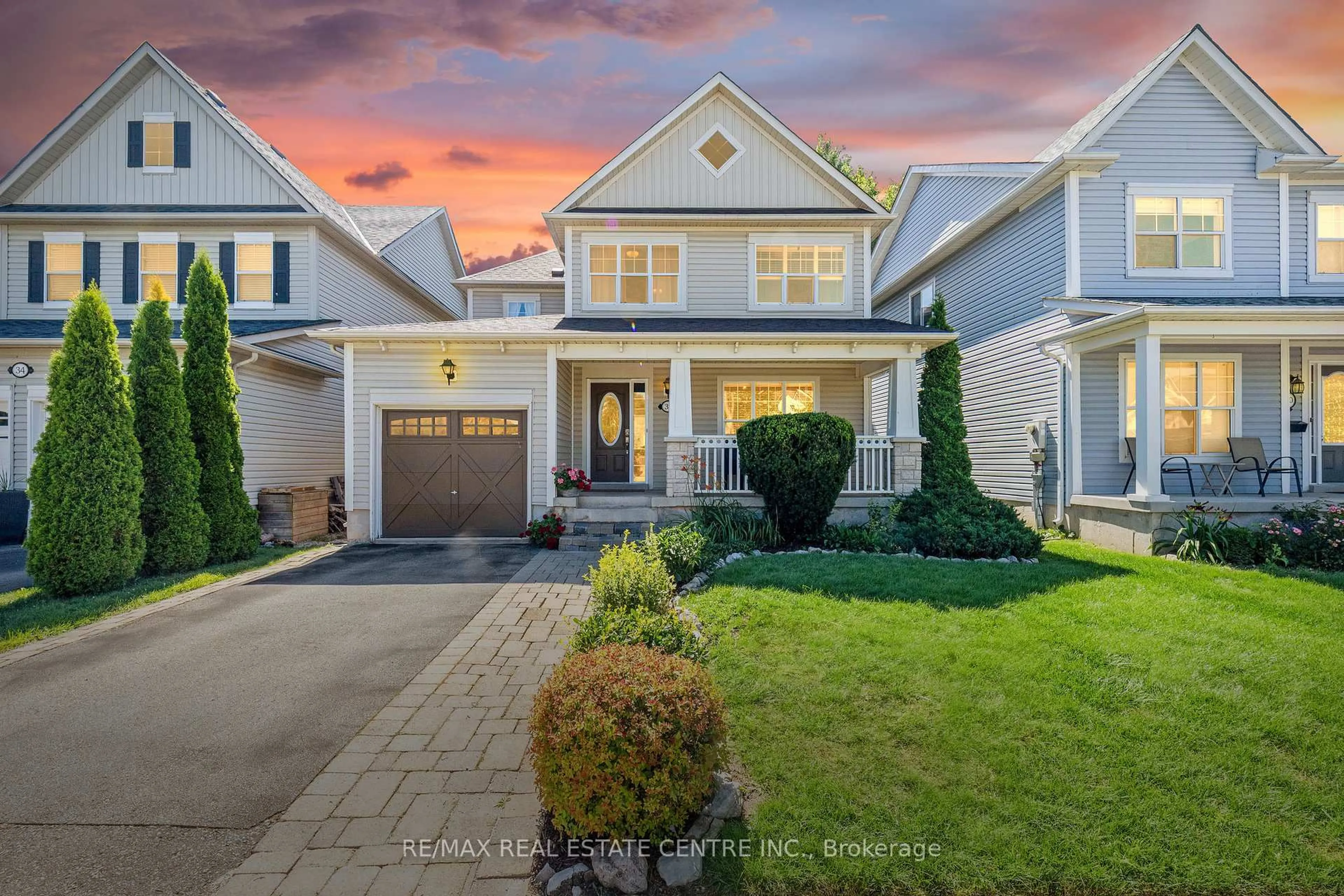 Unknown for 32 Tanners Dr, Halton Hills Ontario L7J 3A4