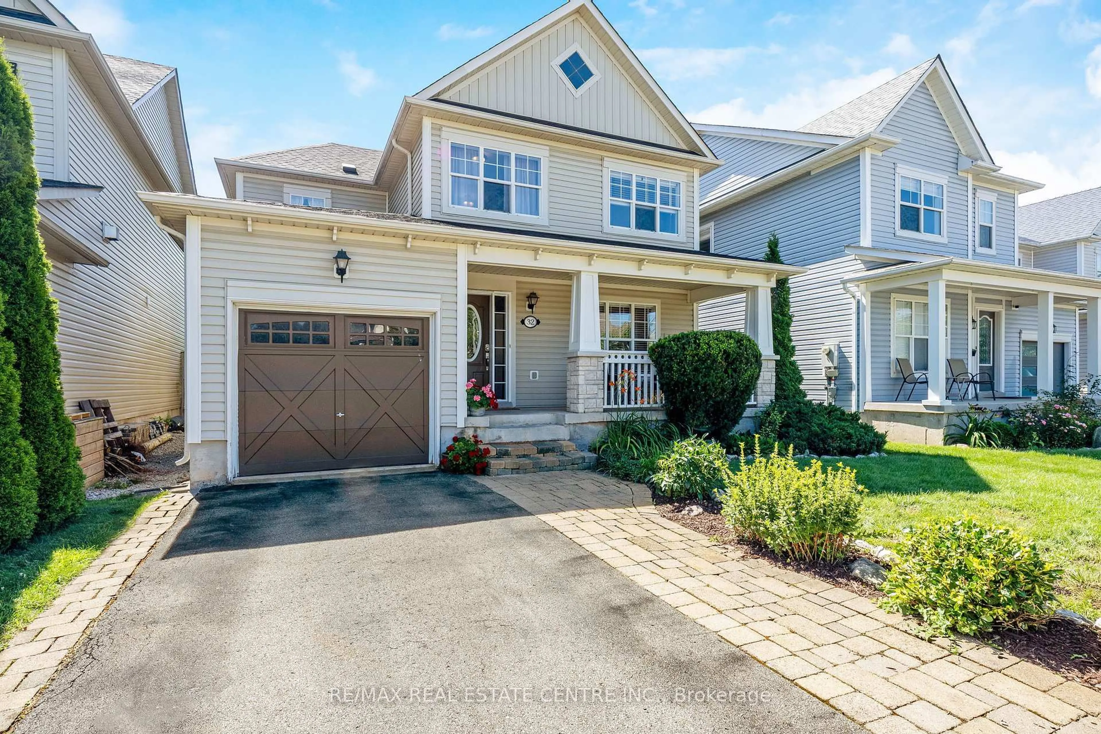 Unknown for 32 Tanners Dr, Halton Hills Ontario L7J 3A4