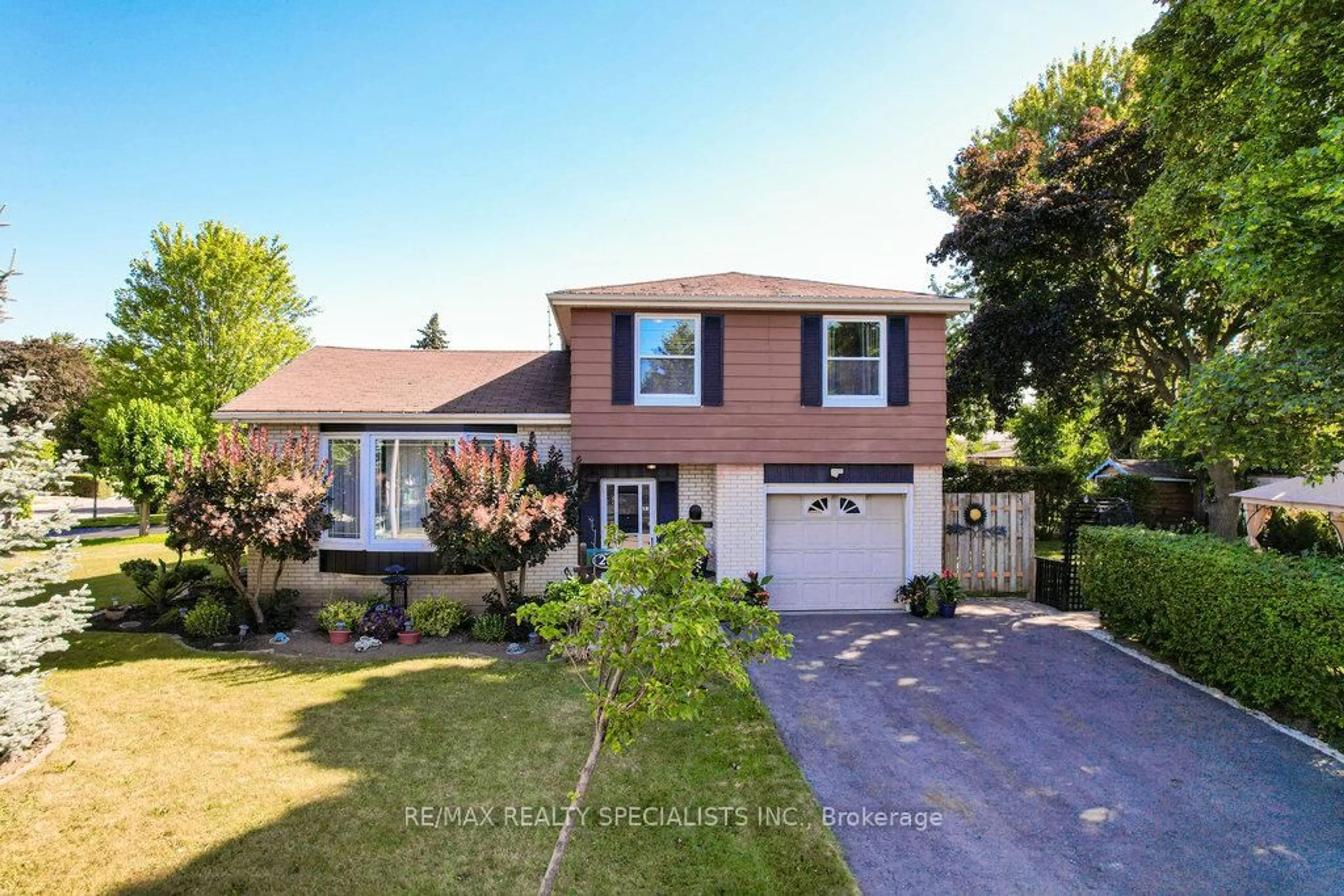 Unknown for 28 Bromley Cres, Brampton Ontario L6T 1Z1